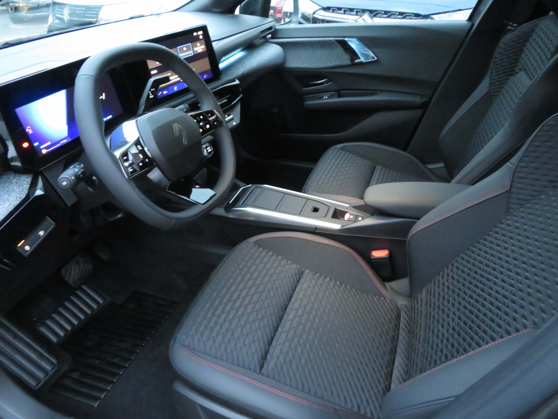 RENAULT Clio 1.8 E-Tech techno-image-8