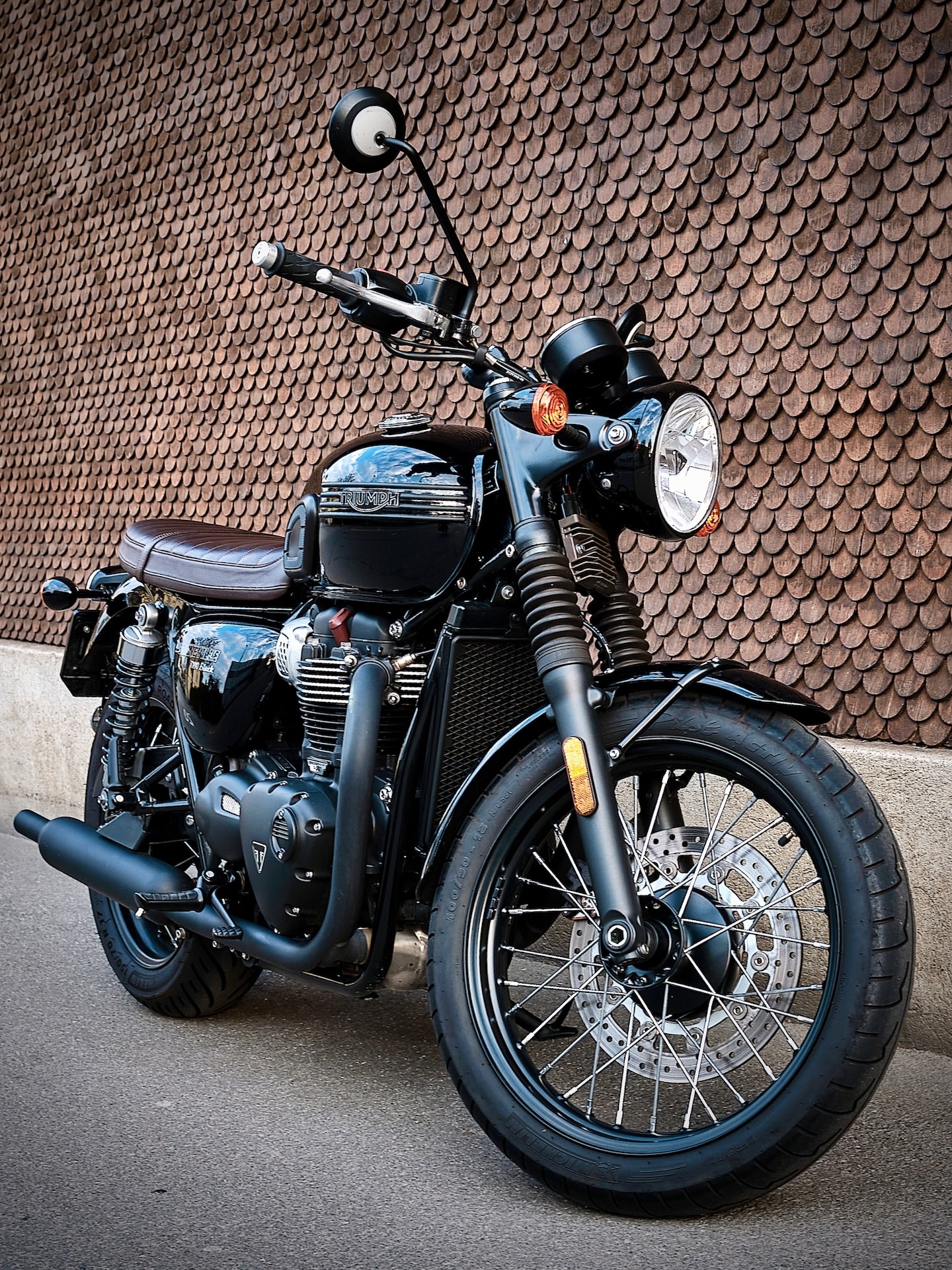 TRIUMPH Bonneville 900 T 100 ABS-image-1