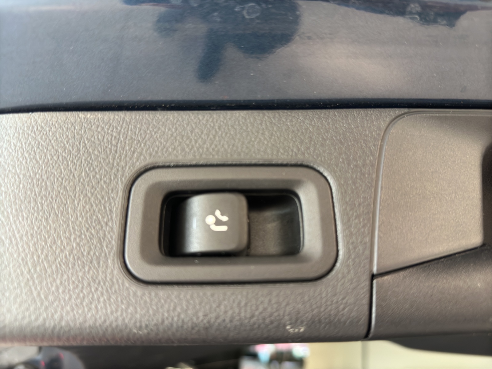 MERCEDES-BENZ B 220 4Matic Progressive 7G-DCT-image-15