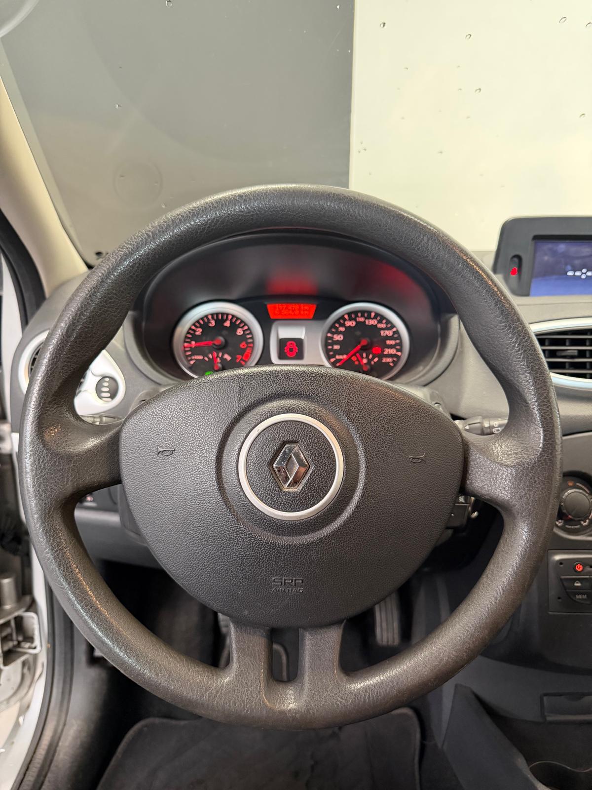 RENAULT Clio Grandtour 1.2 16V Turbo Exception ***CH-Fahrzeug***-image-8