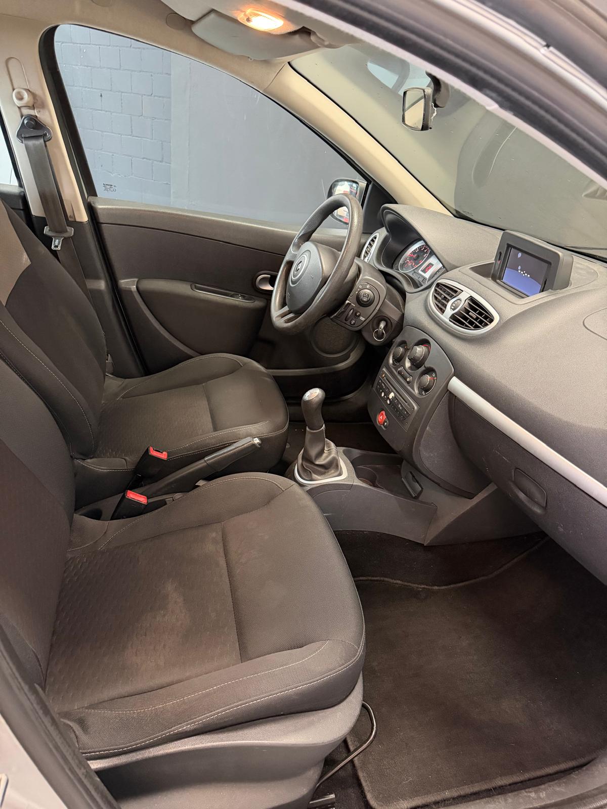 RENAULT Clio Grandtour 1.2 16V Turbo Exception ***CH-Fahrzeug***-image-11