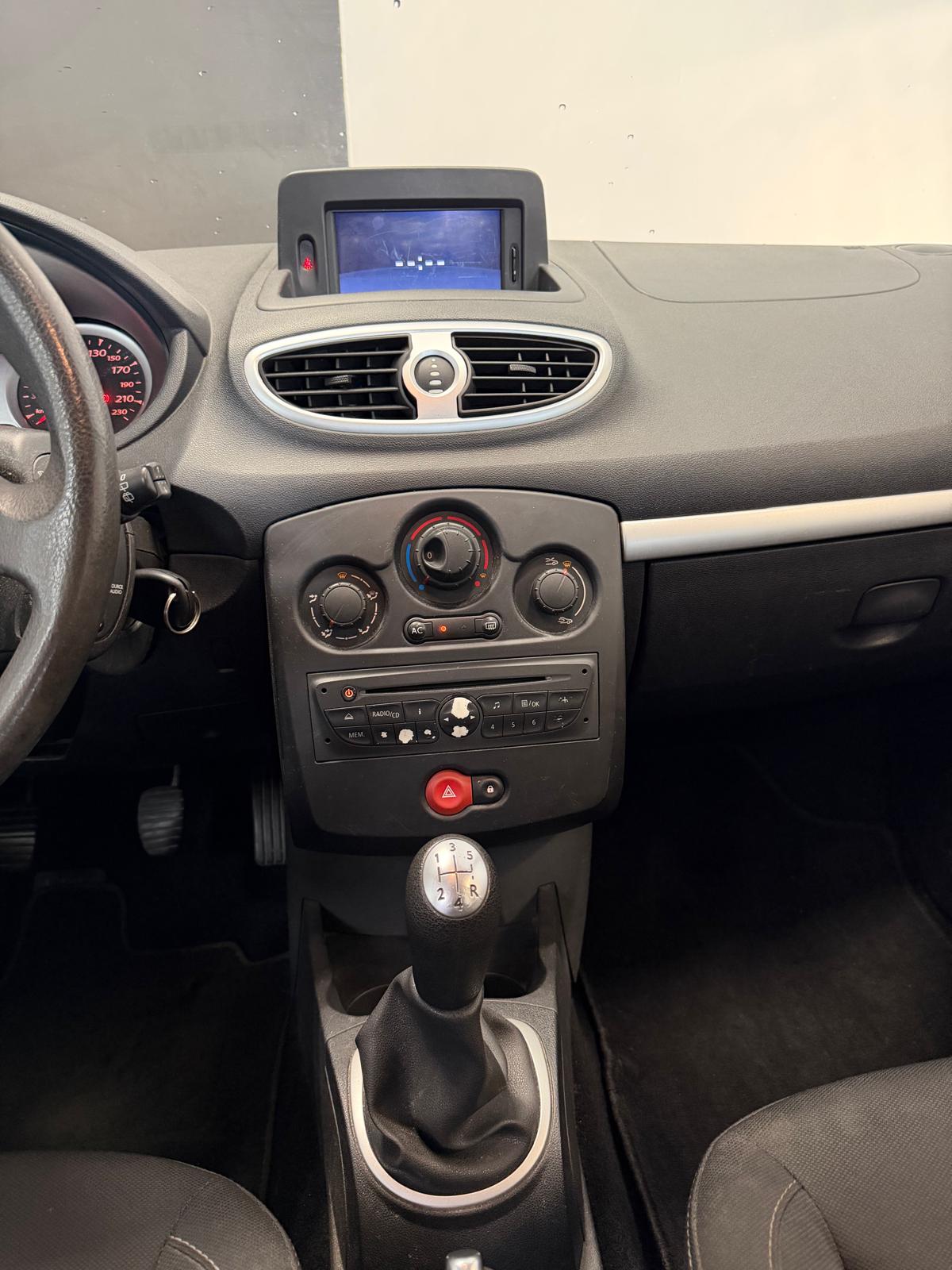 RENAULT Clio Grandtour 1.2 16V Turbo Exception ***CH-Fahrzeug***-image-9