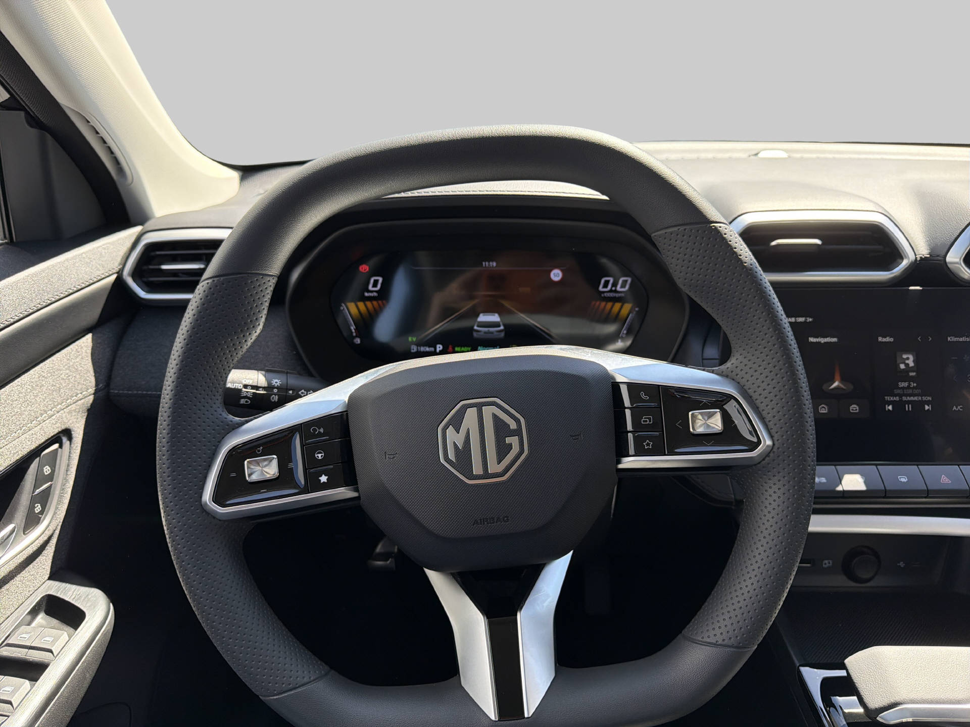 MG ZS 1.5 Hybrid+ Standard-image-6