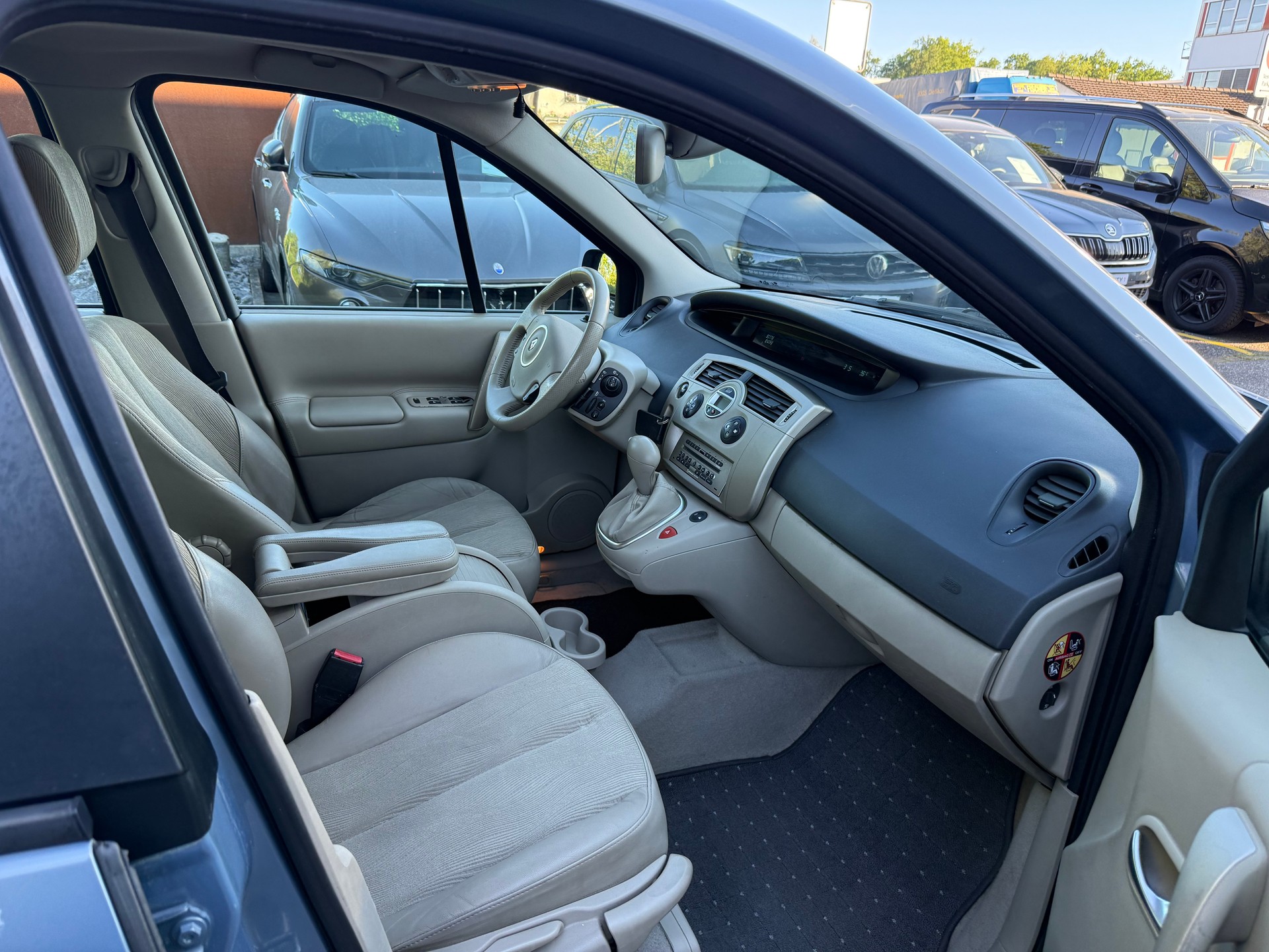 RENAULT Grand Scénic 2.0 16V Fairway Automatic-image-7