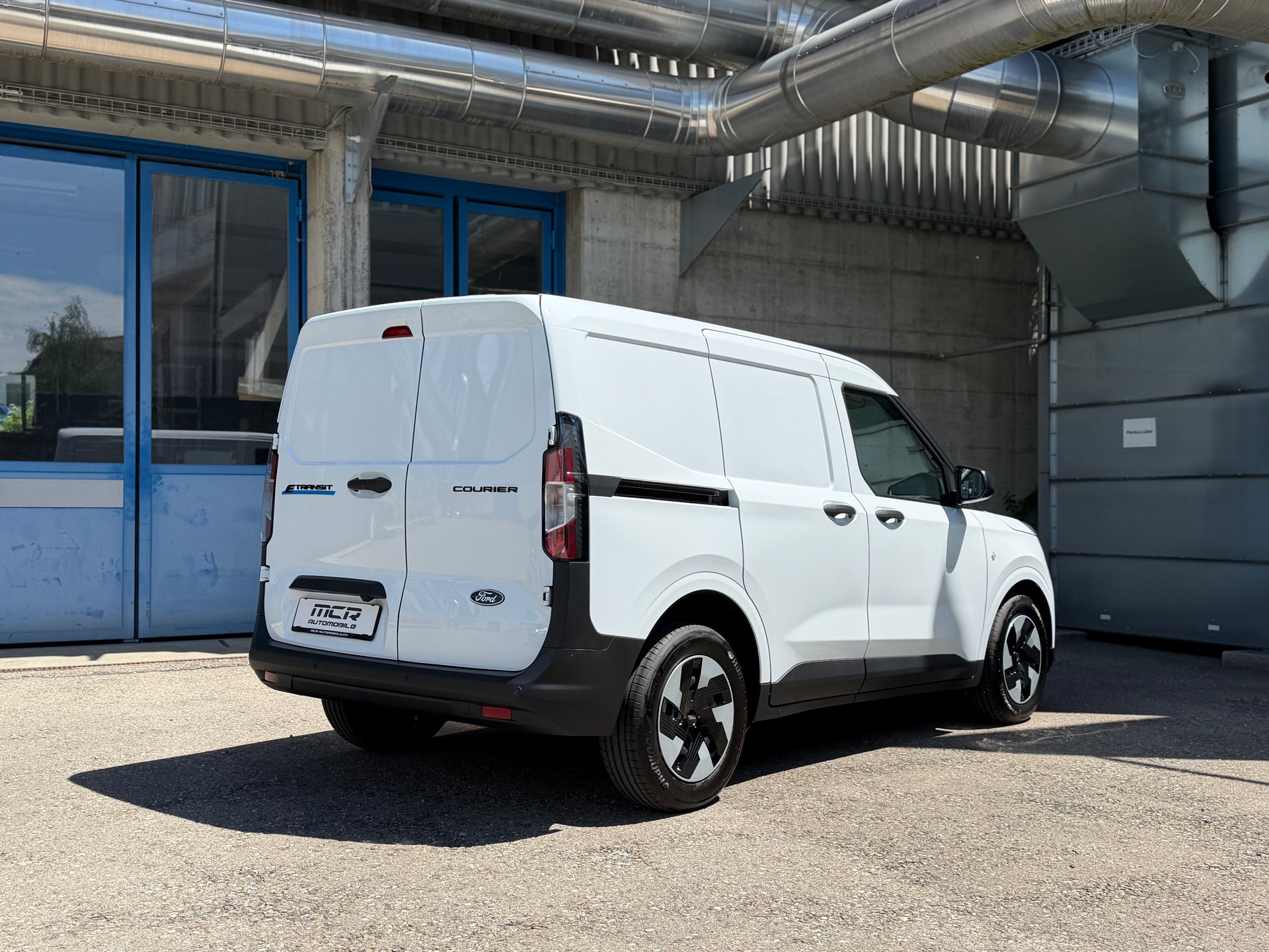 FORD E-Transit ⚡ Courier Van Trend 5 J. Garantie-image-4