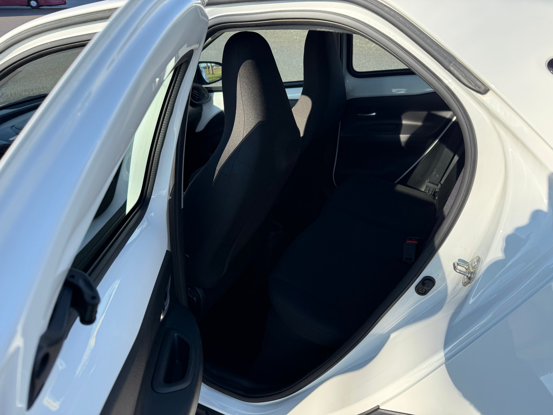 TOYOTA 1.0 VVT-i Comfort-image-5