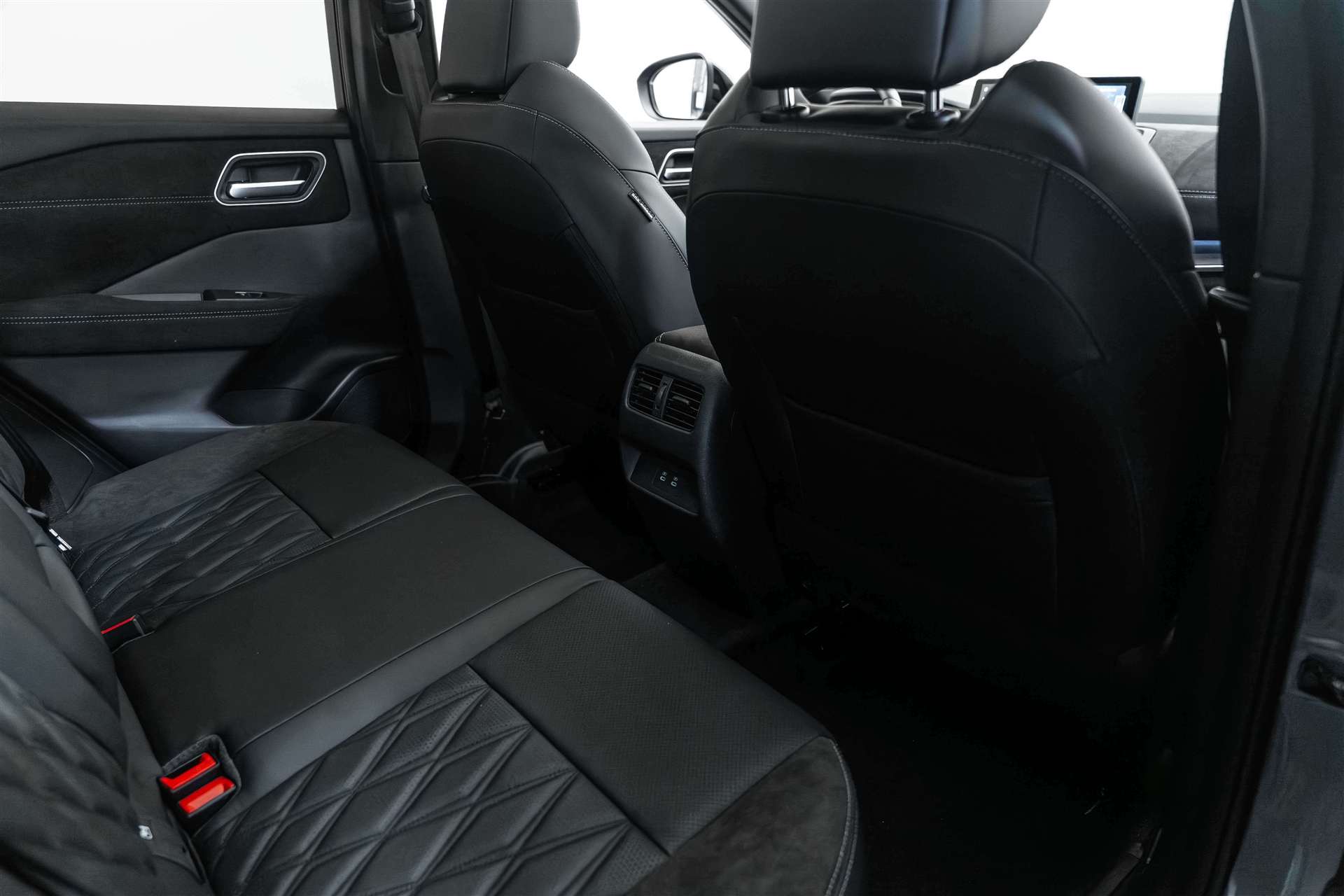 NISSAN Qashqai 1.3 DIG-T MHEV Tekna+ Xtronic-Automat-image-14