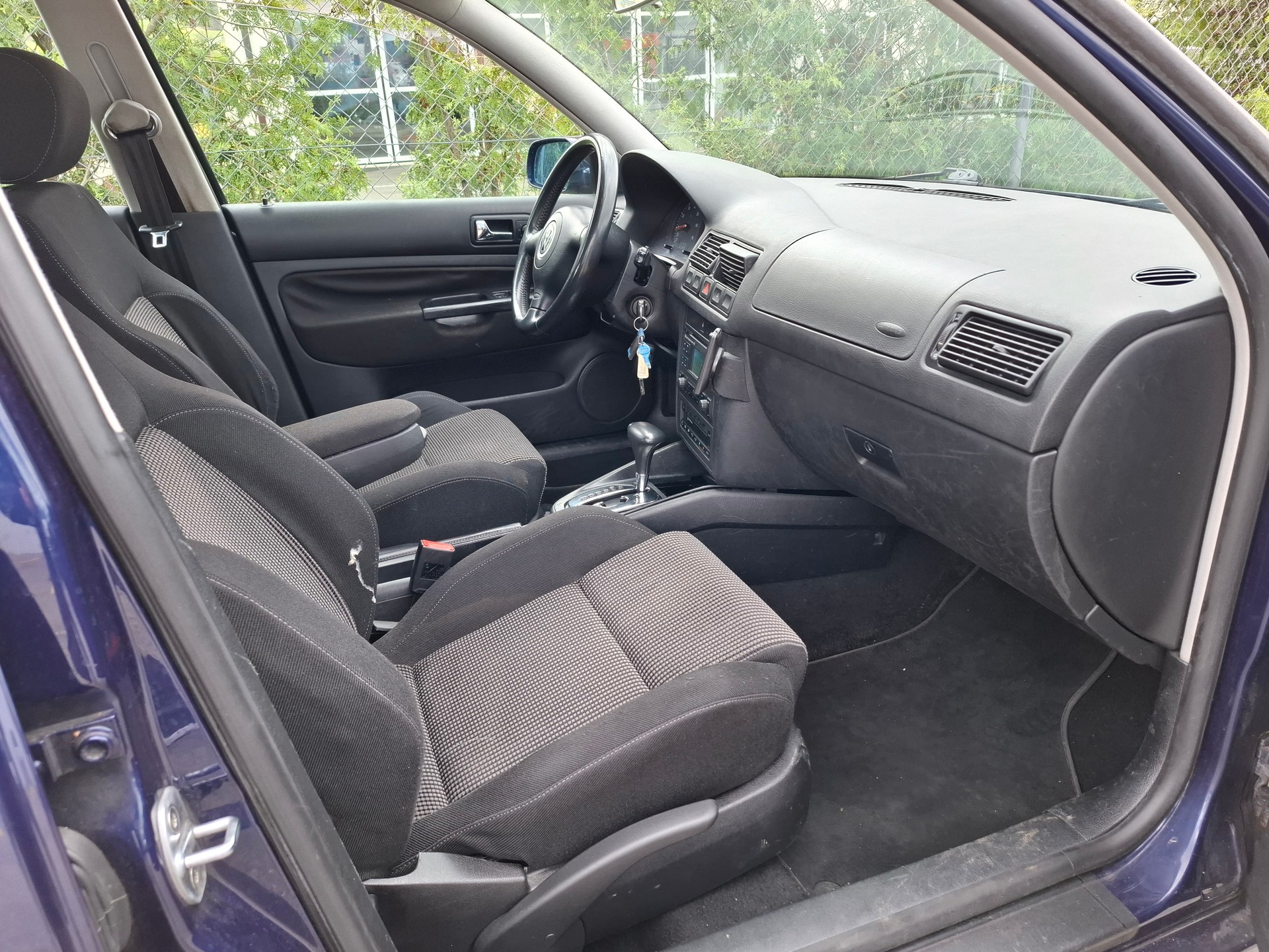 VW GOLF-image-10