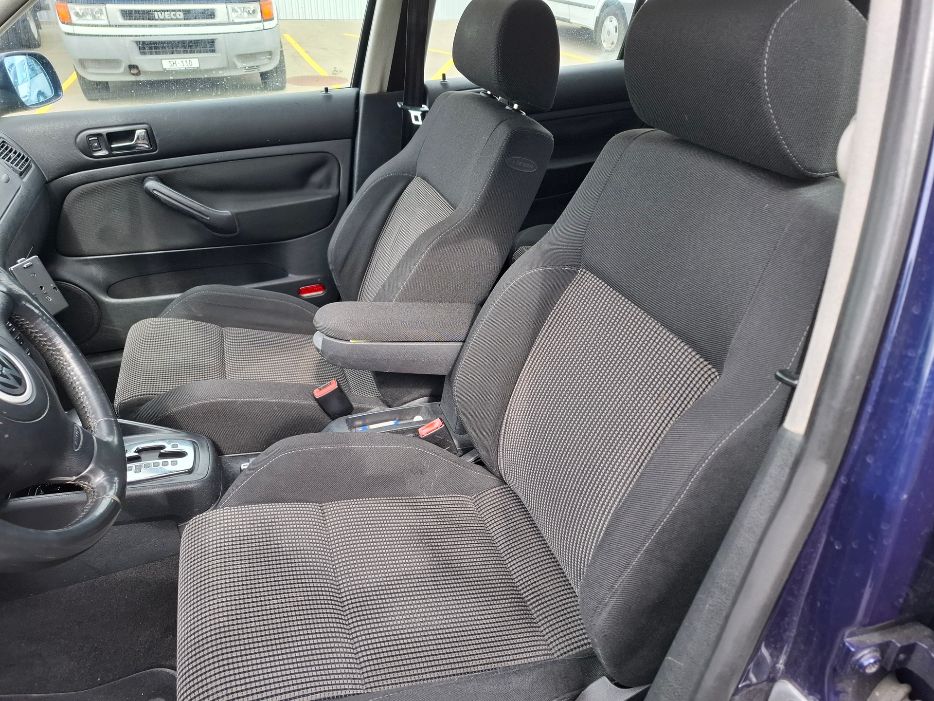 VW GOLF-image-9
