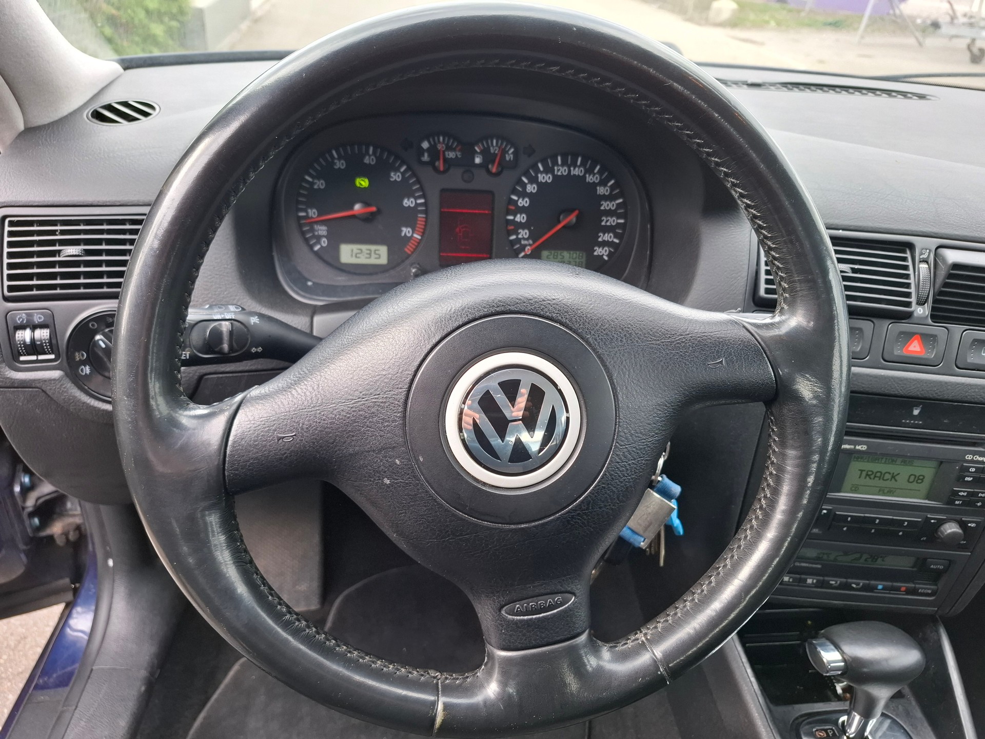 VW GOLF-image-7