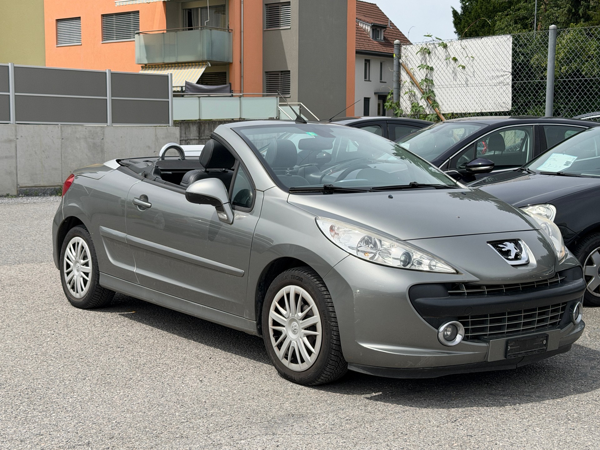 PEUGEOT 207 CC 1.6 16V Roland Garros Automatic-image-2