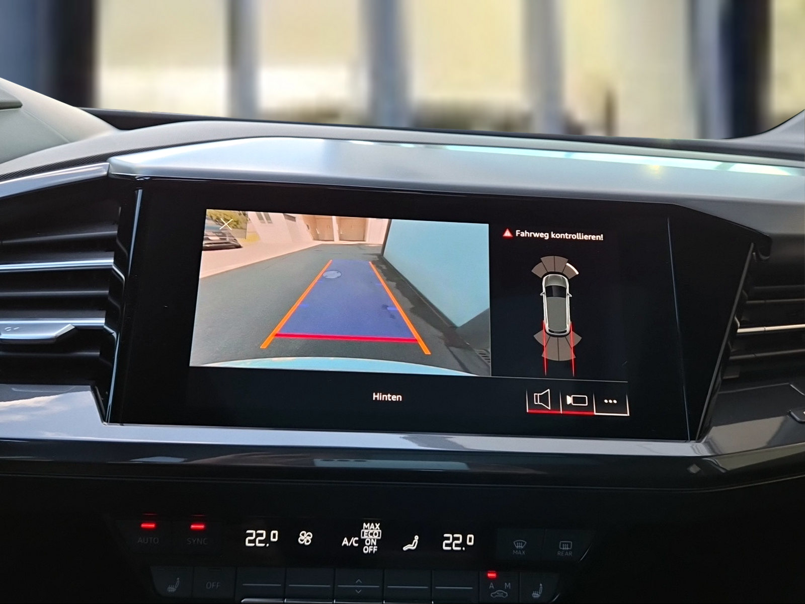 AUDI Q4 e-tron 45 quattro Gletscherweiss Metallic-image-11