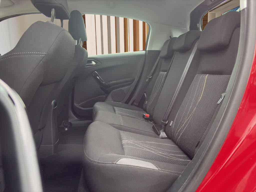 PEUGEOT 208 1.2 PureTech Active-image-12