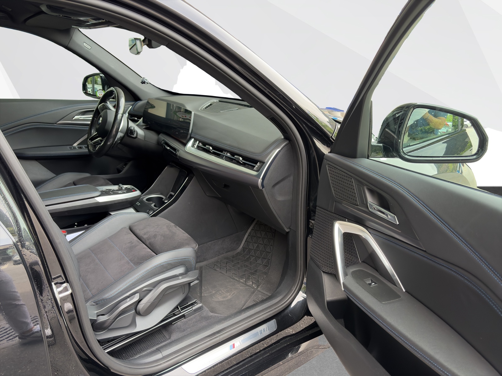 BMW X1 23i xDrive-image-16
