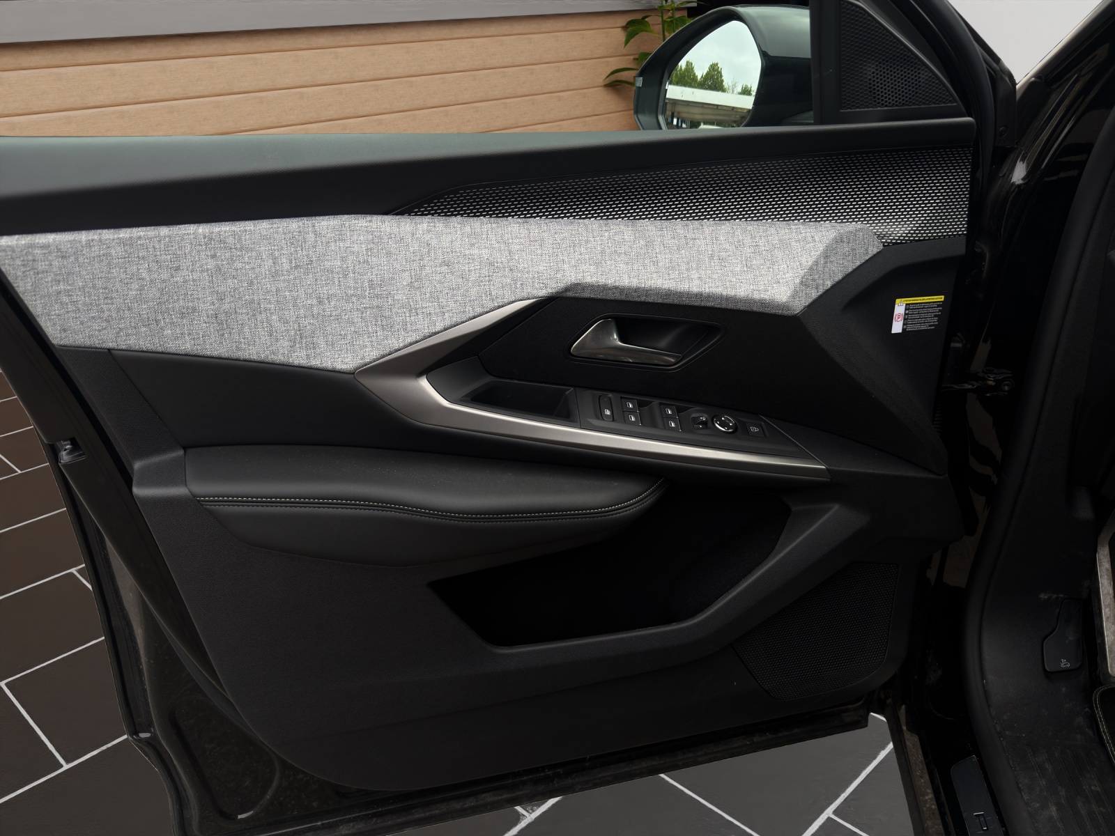 PEUGEOT 5008 1.2 Hybrid 145 GT-image-12