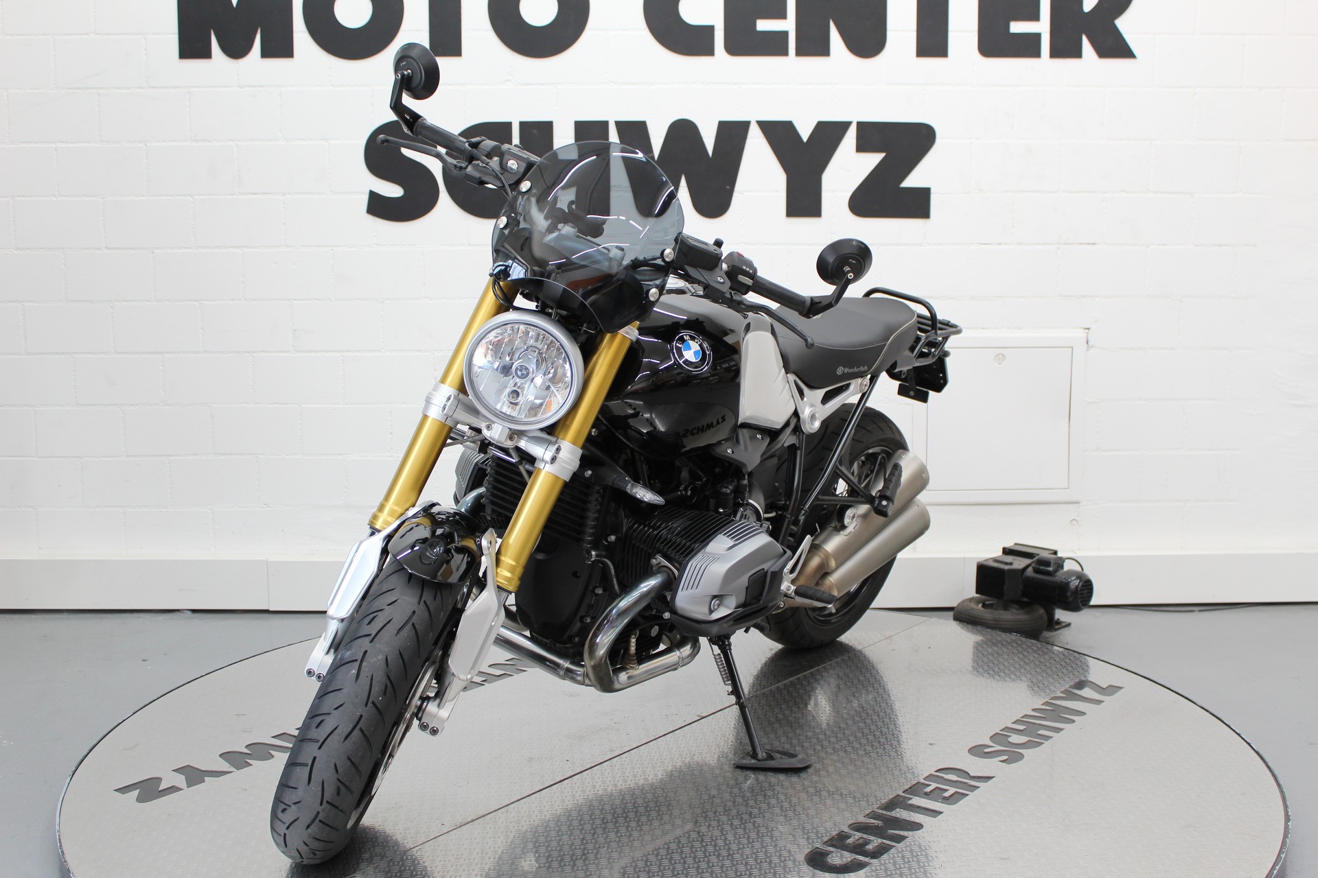 BMW R nineT ABS-showroom-element-2