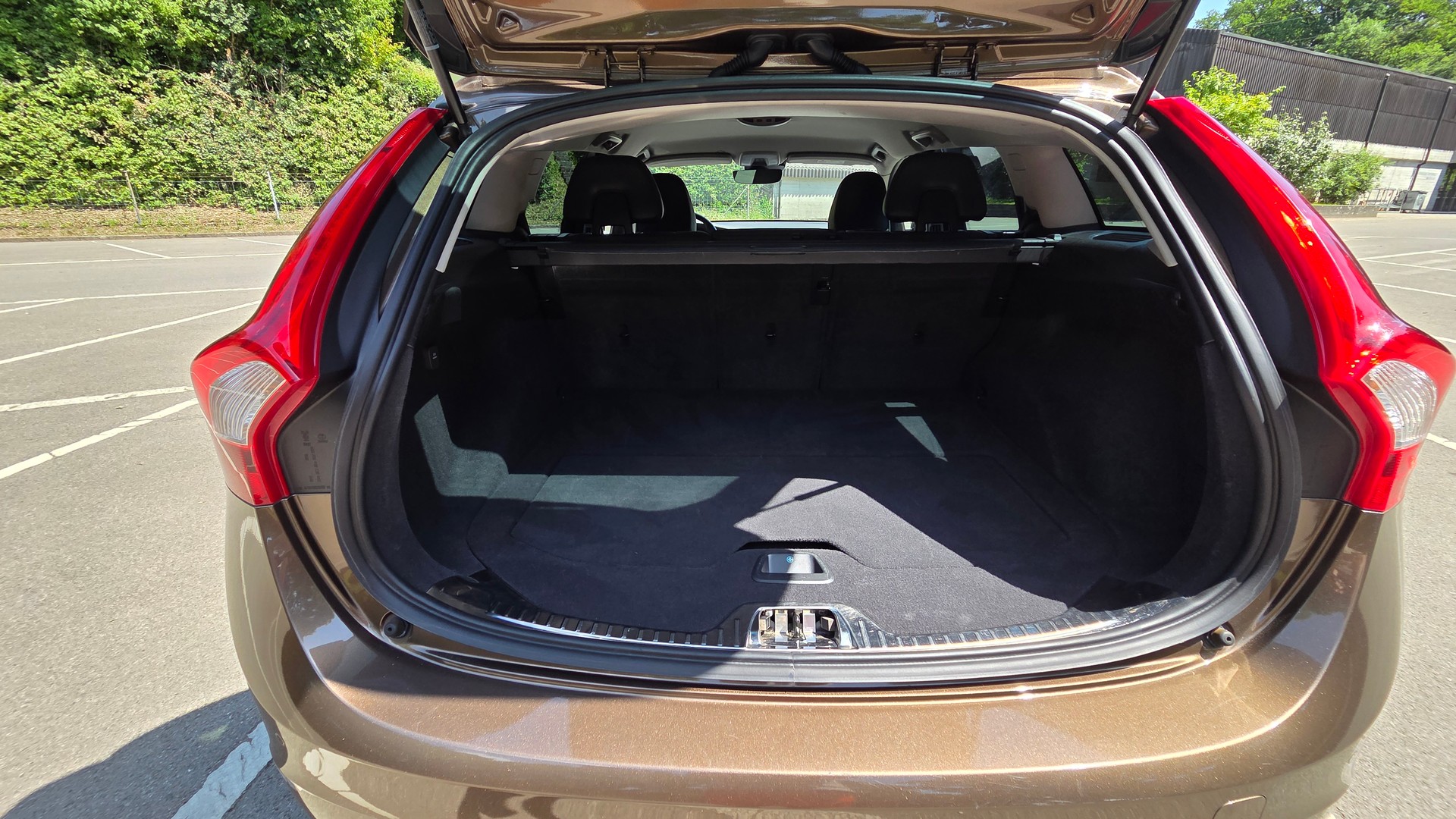 VOLVO Cross Country 2.4 D4 Executive AWD S/S-image-9