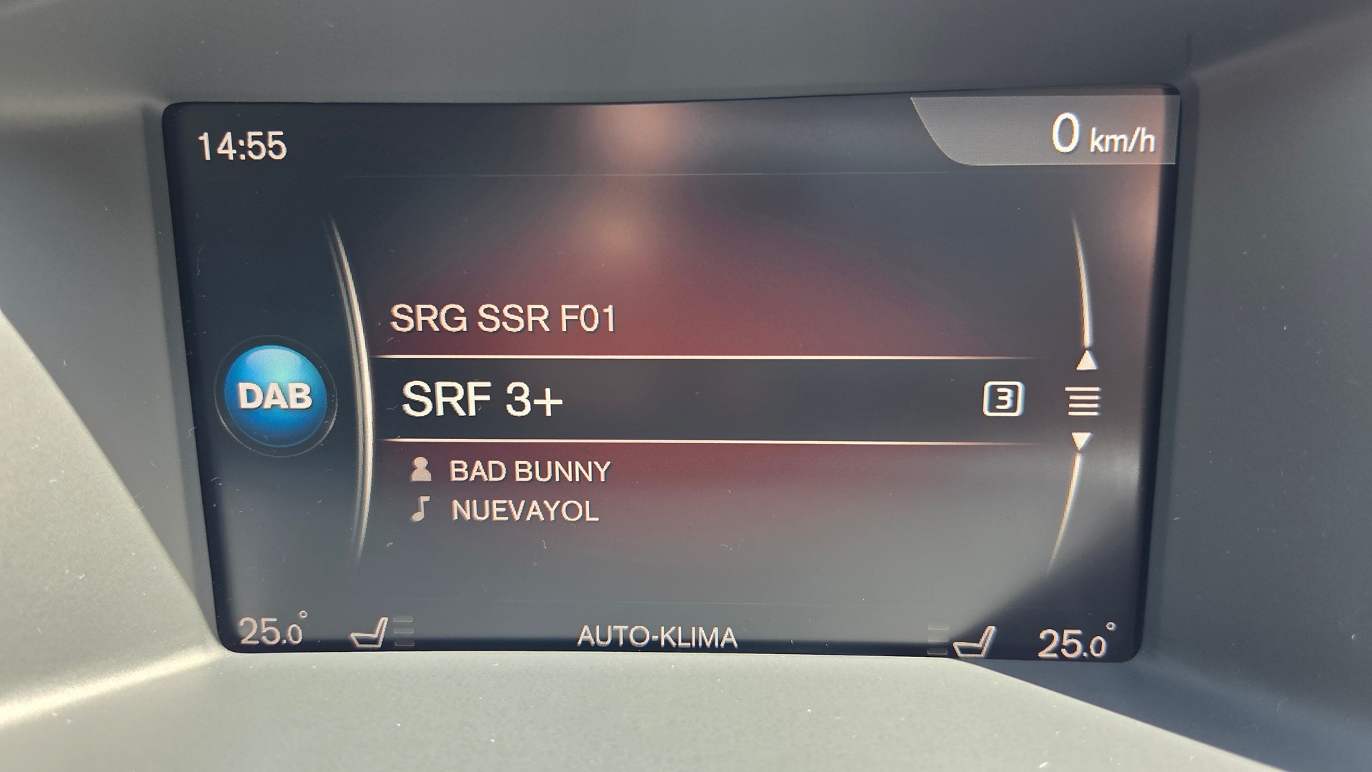 VOLVO Cross Country 2.4 D4 Executive AWD S/S-image-16