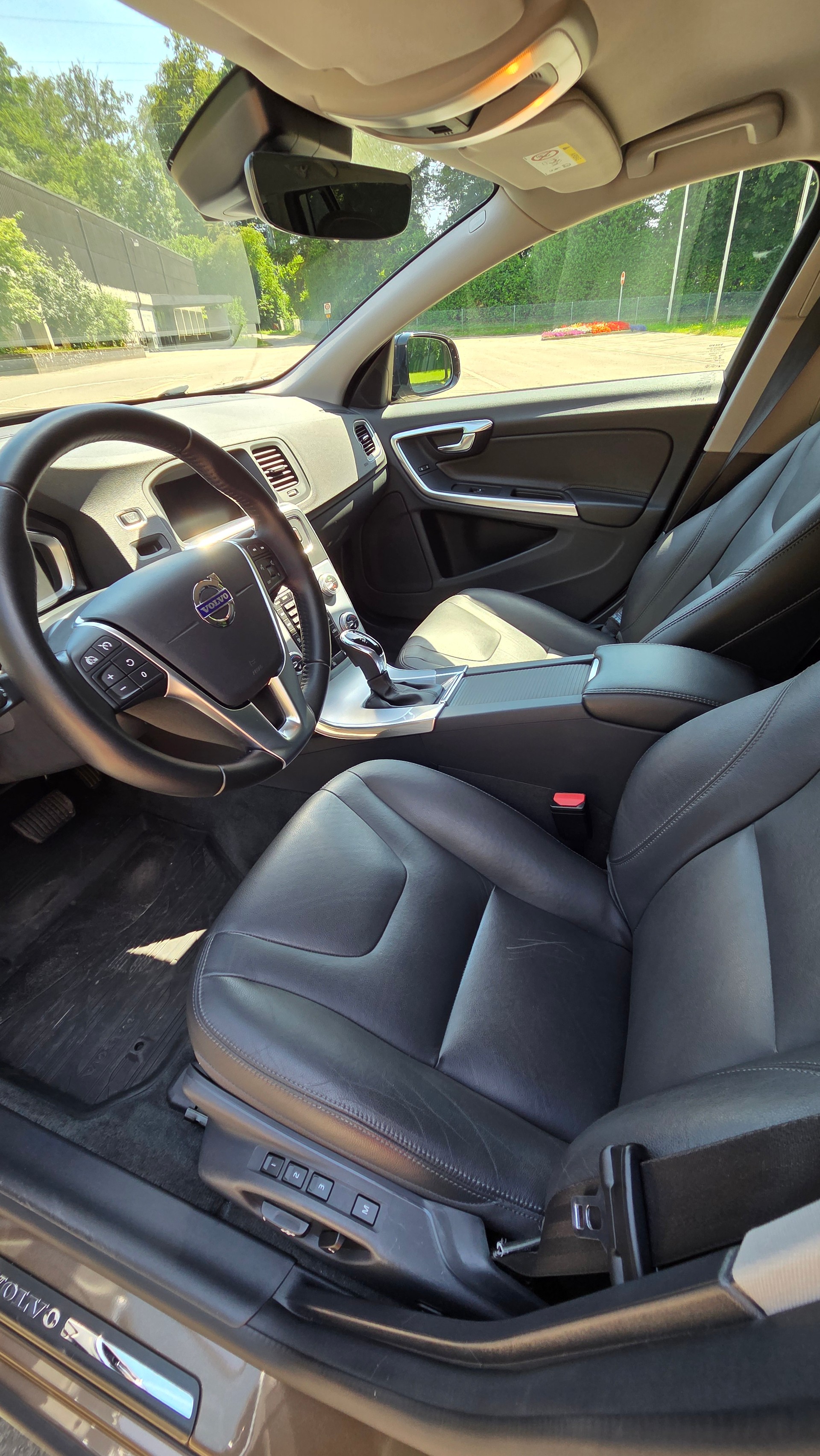 VOLVO Cross Country 2.4 D4 Executive AWD S/S-image-12