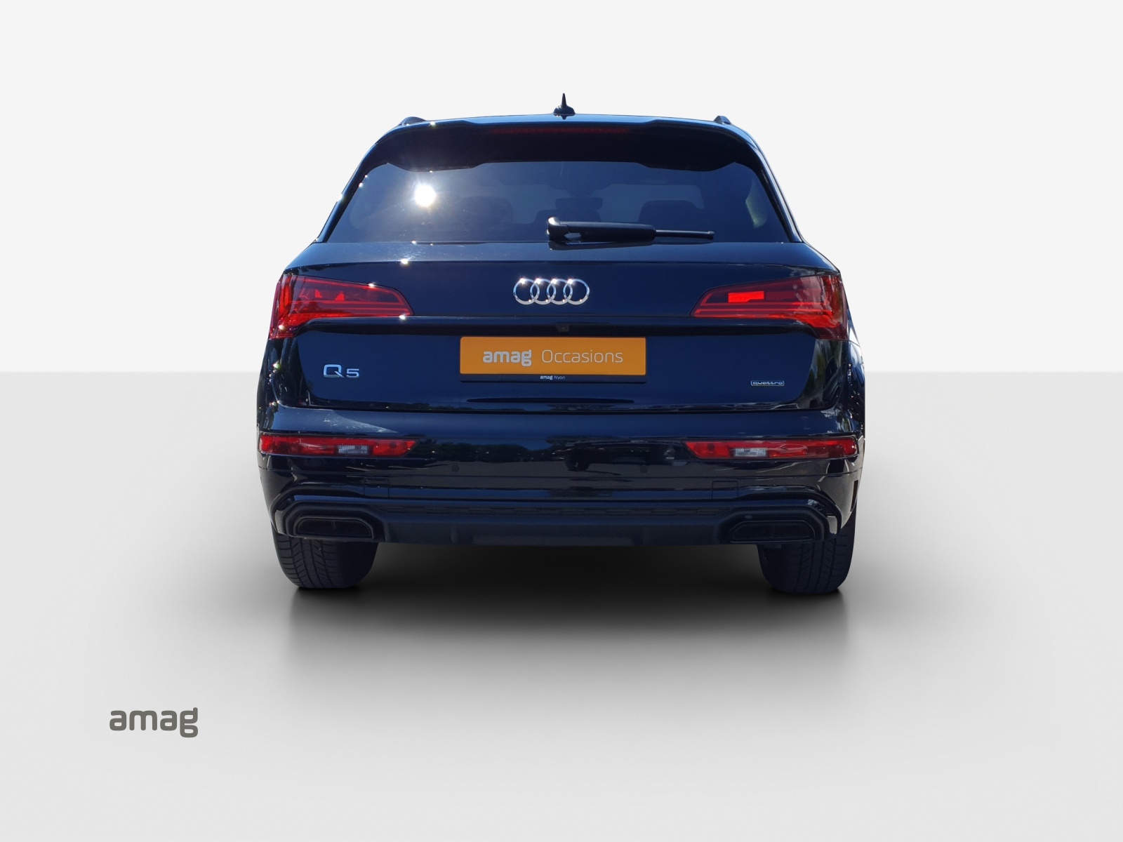 AUDI Q5 45 TFSI Black Edition quattro S-tronic-showroom-element-3