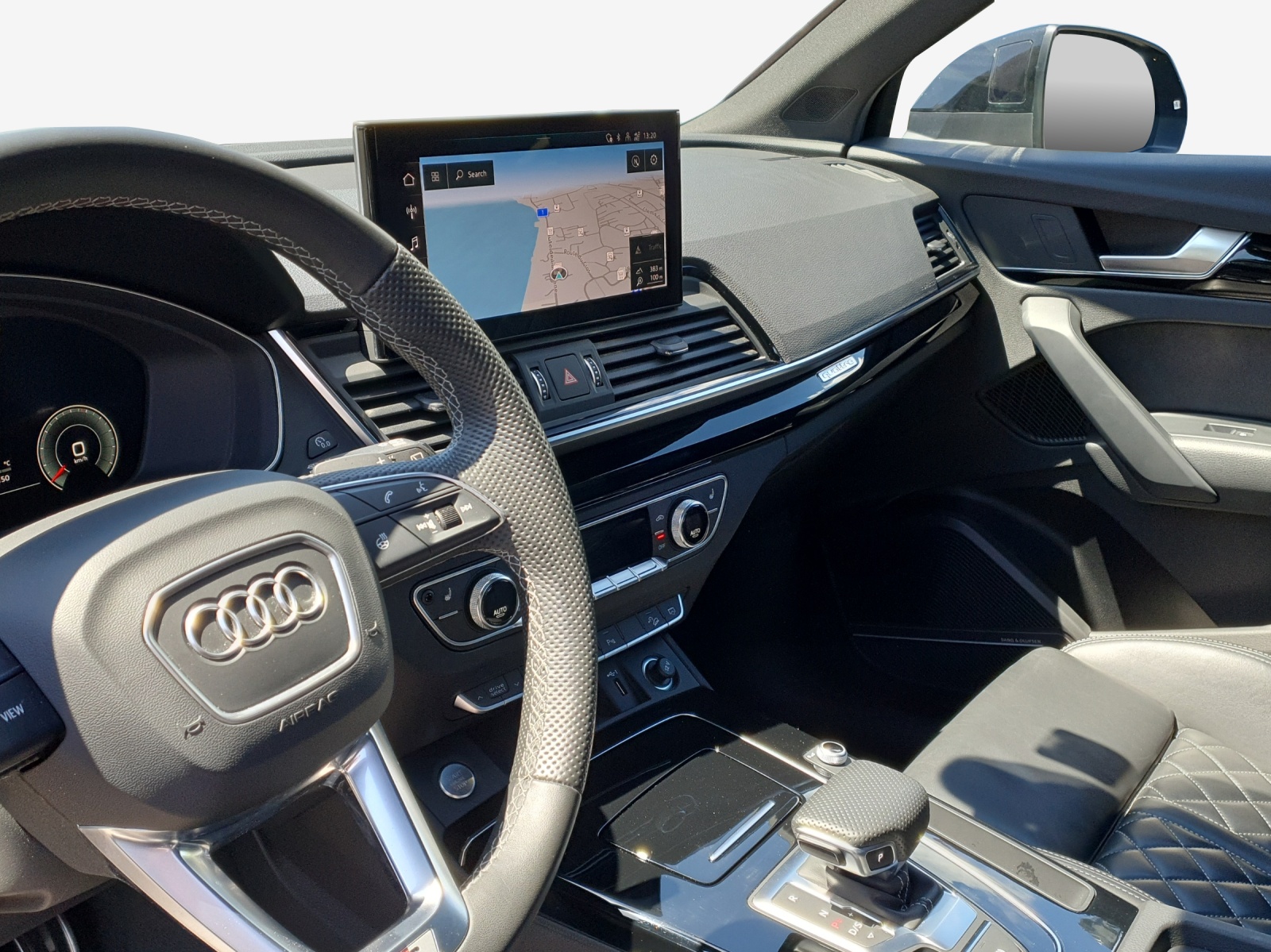 AUDI Q5 45 TFSI Black Edition quattro S-tronic-image-14