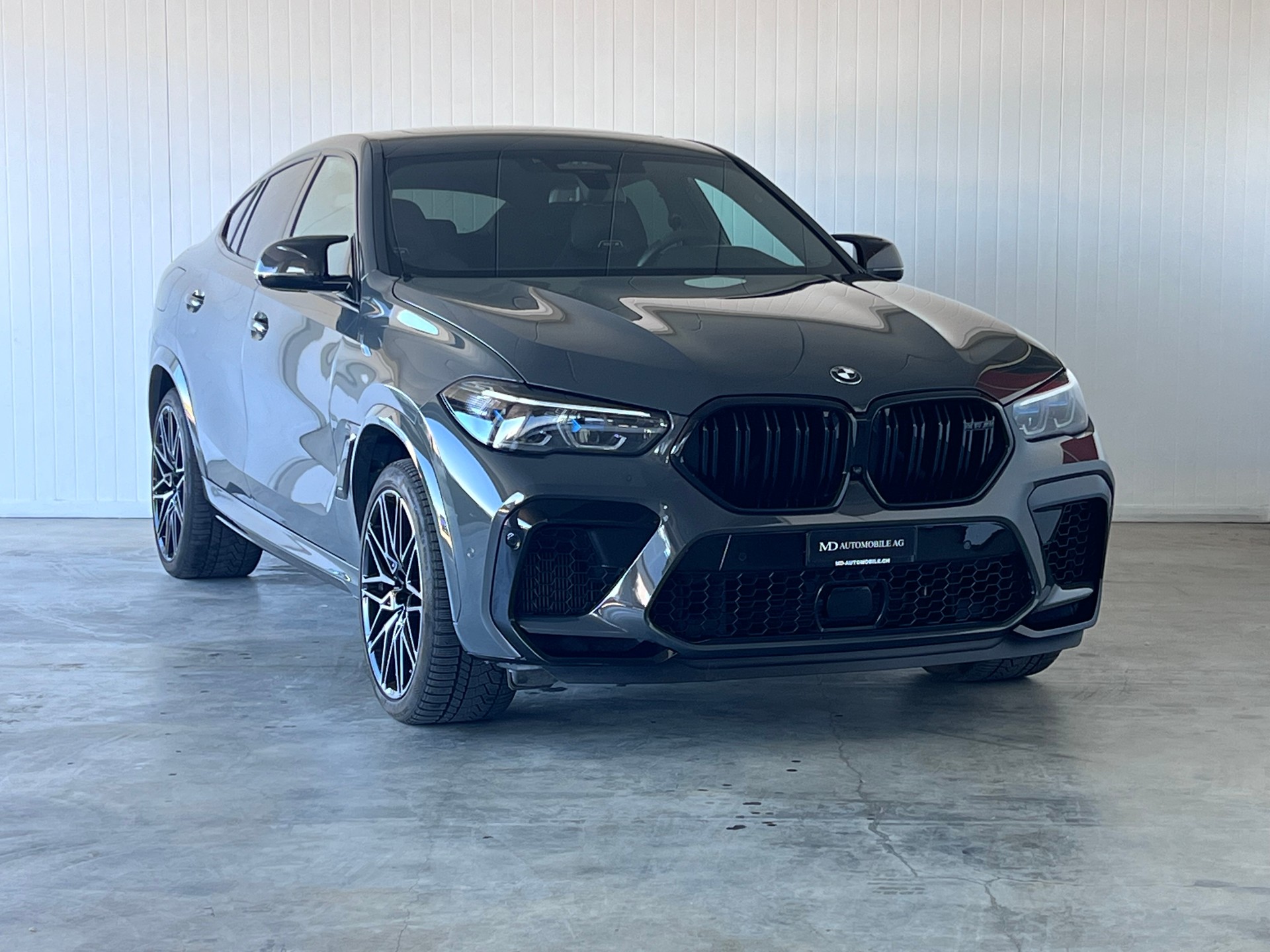 BMW X6M Steptronic M Competition-showroom-element-2