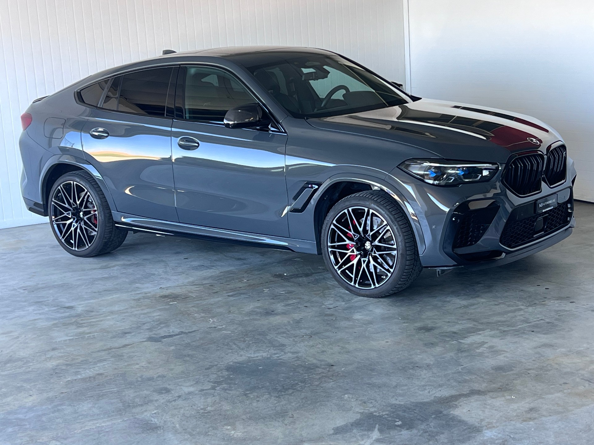 BMW X6M Steptronic M Competition-showroom-element-1