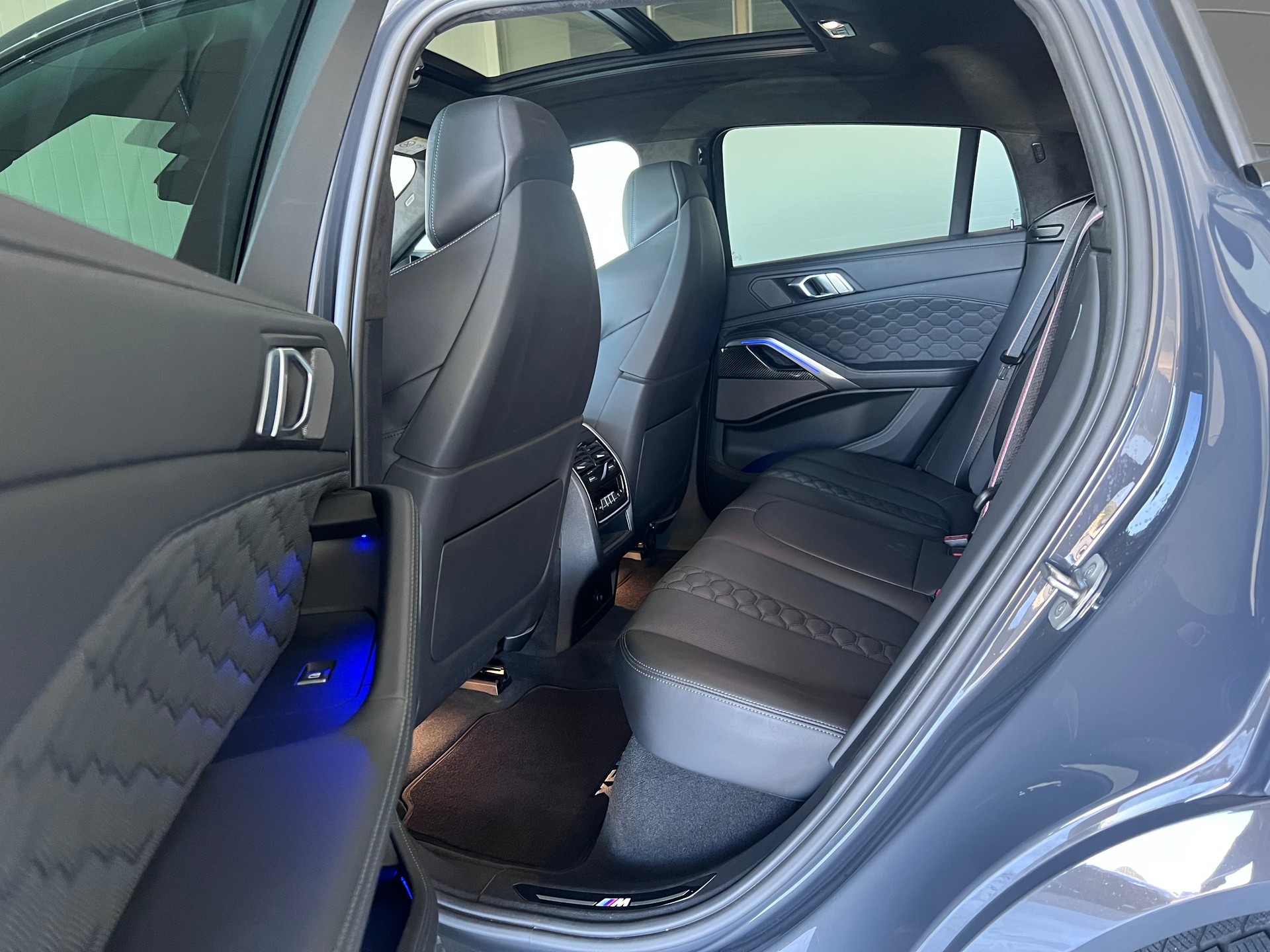 BMW X6M Steptronic M Competition-image-14