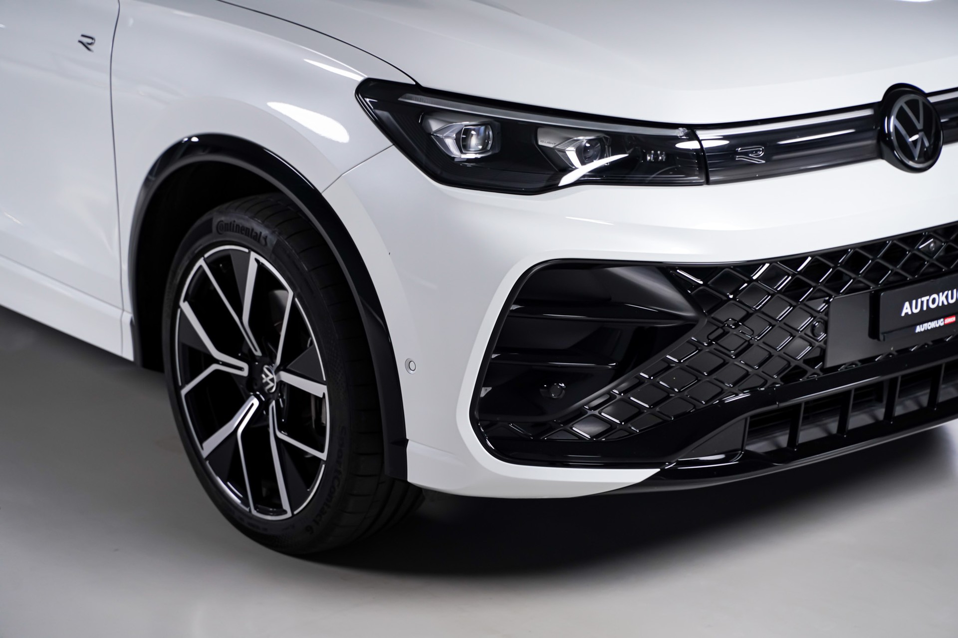 VW Tiguan 2.0 TSI DSG R-Line 4Motion-showroom-element-3
