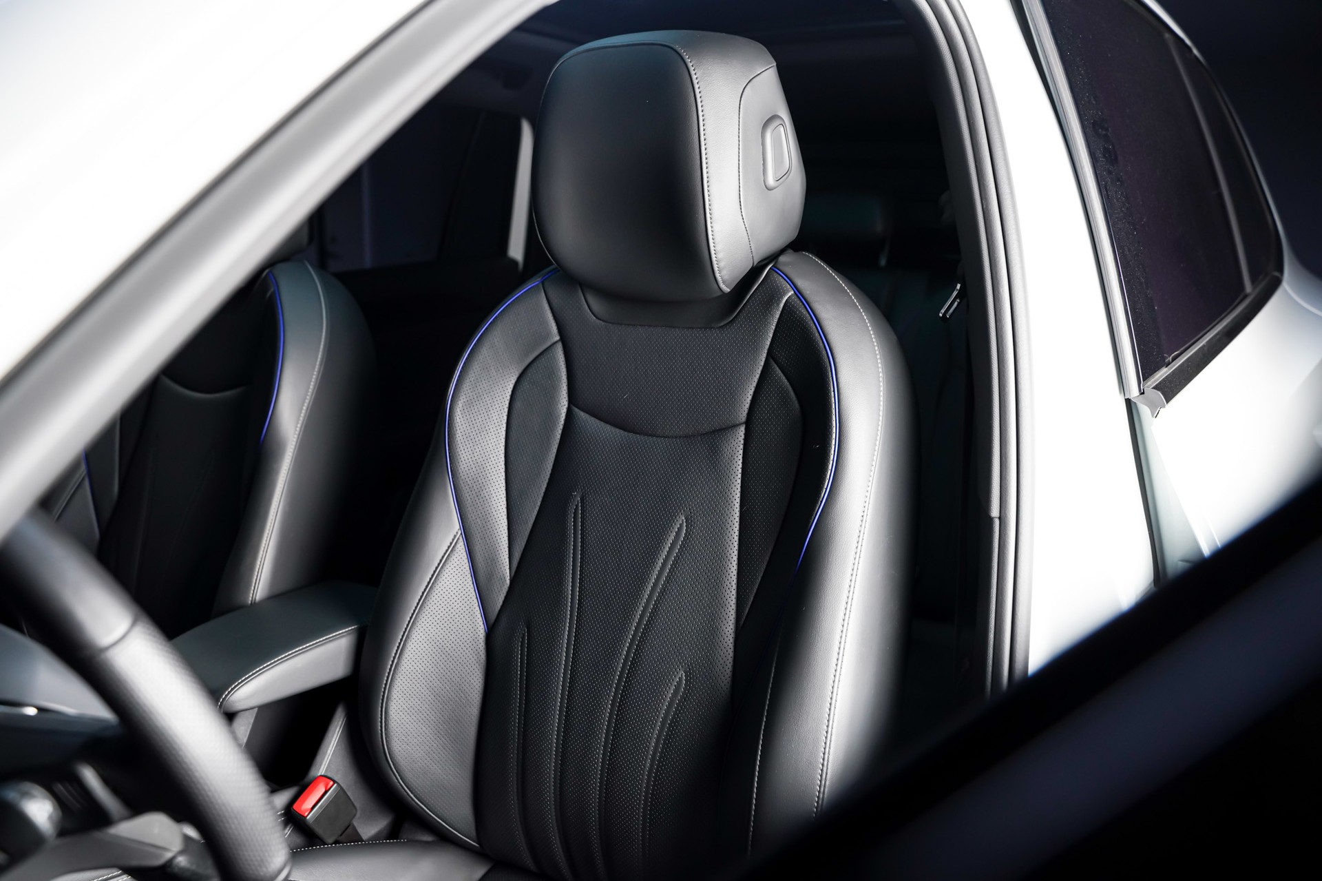VW Tiguan 2.0 TSI DSG R-Line 4Motion-image-12