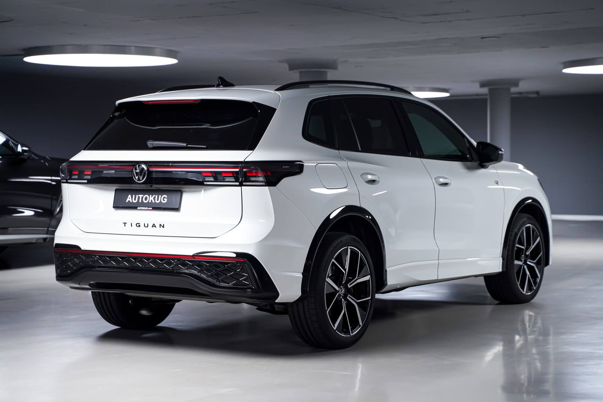 VW Tiguan 2.0 TSI DSG R-Line 4Motion-image-4