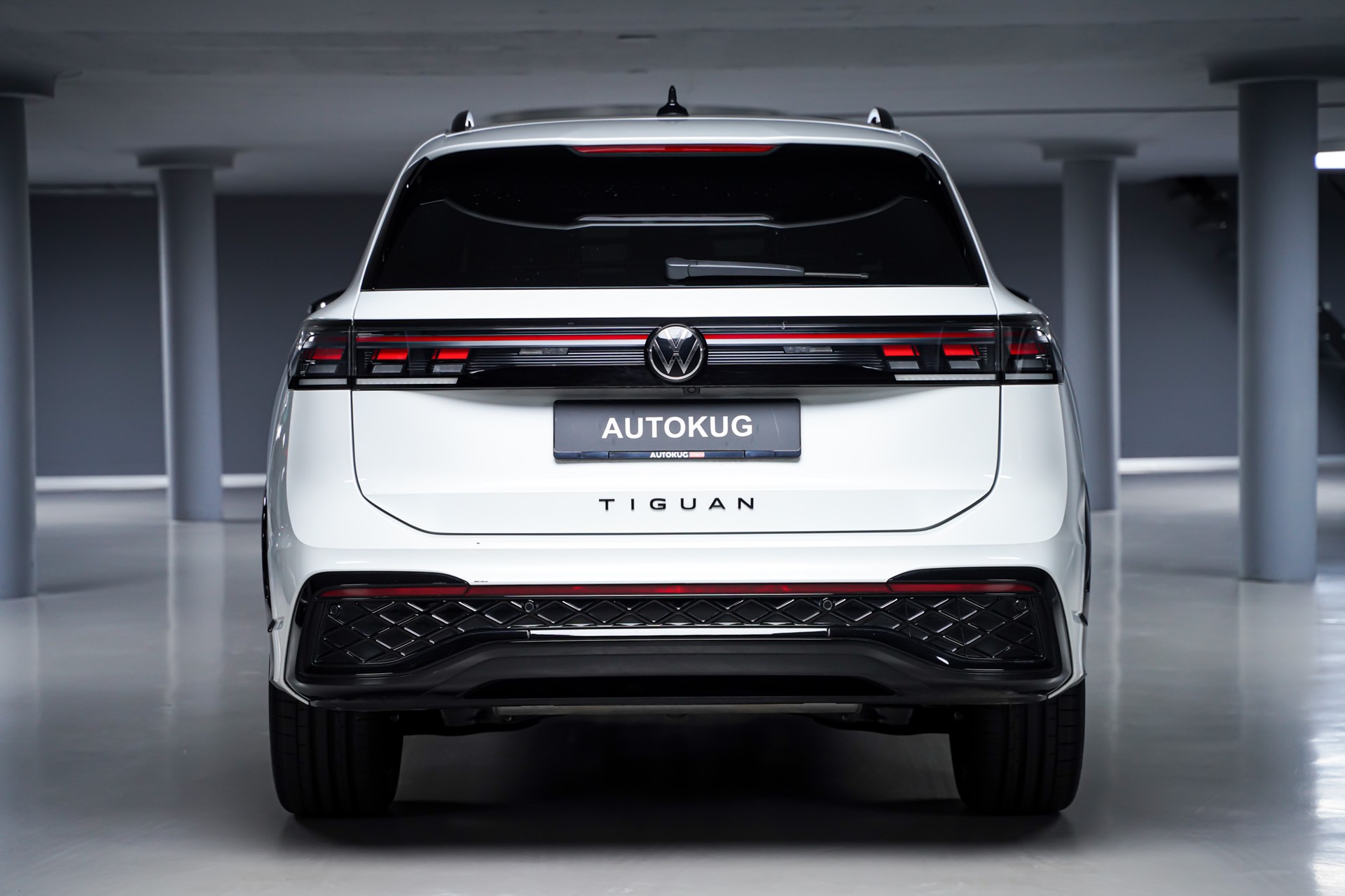 VW Tiguan 2.0 TSI DSG R-Line 4Motion-image-5