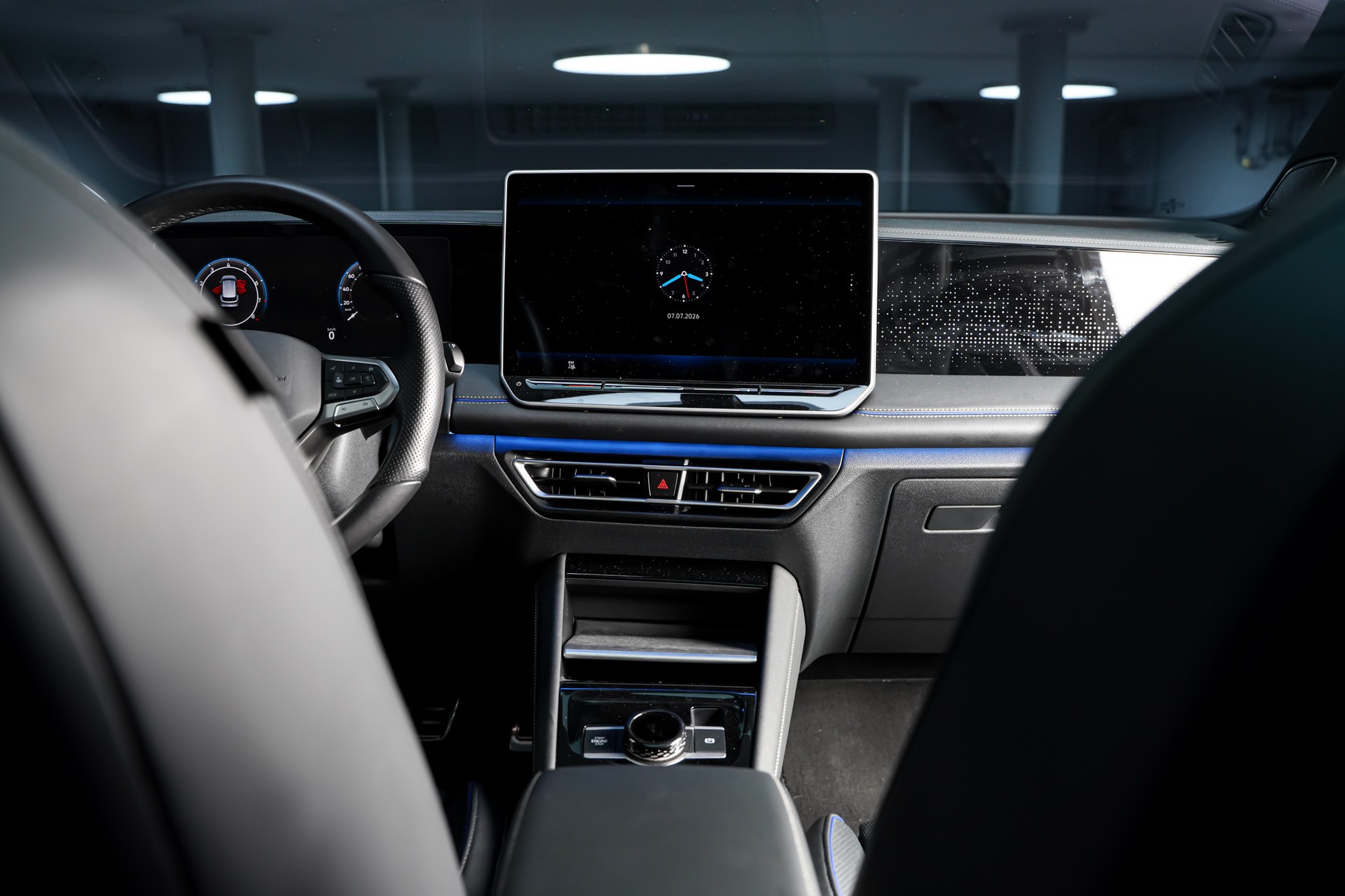 VW Tiguan 2.0 TSI DSG R-Line 4Motion-image-22
