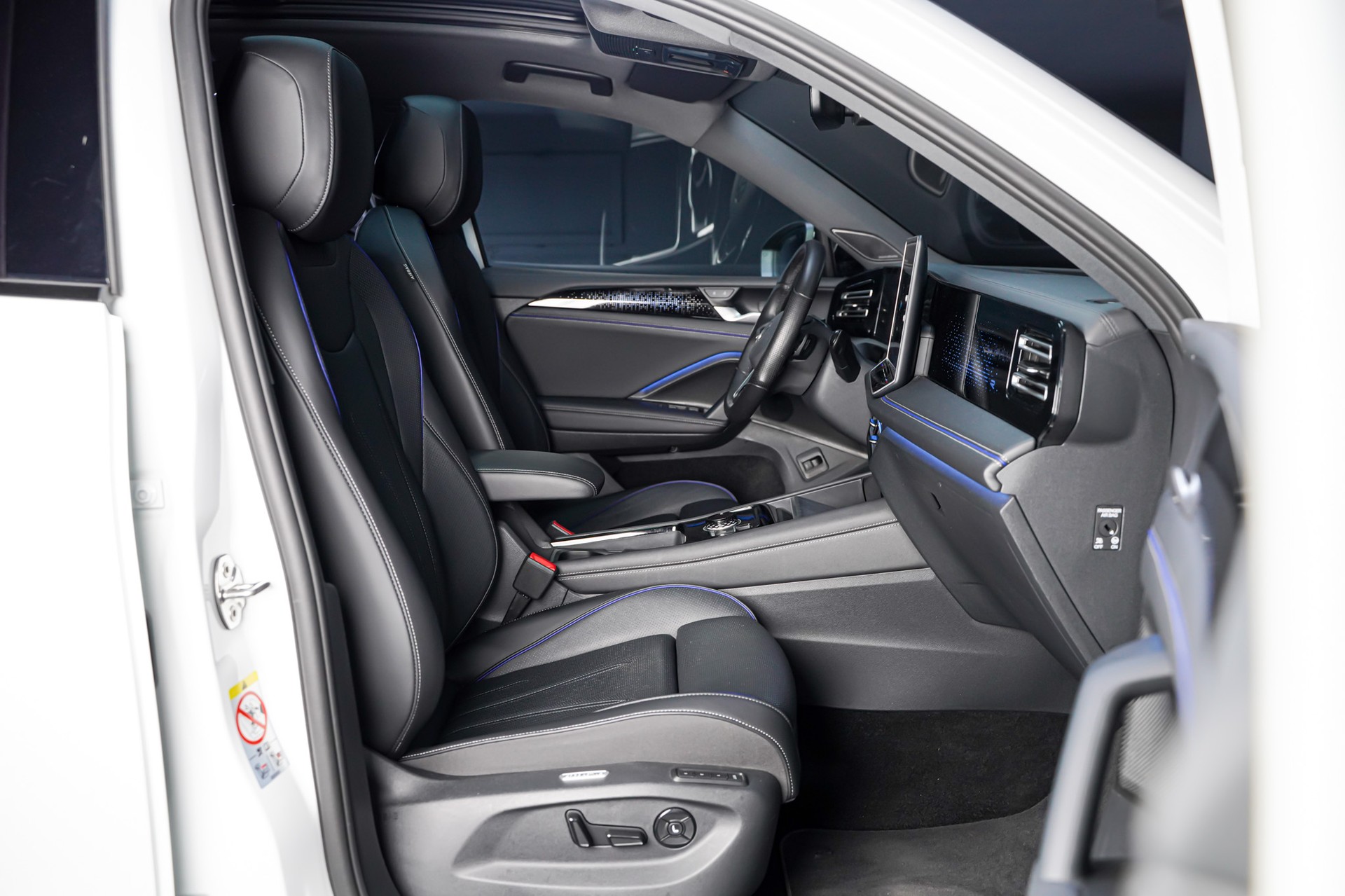 VW Tiguan 2.0 TSI DSG R-Line 4Motion-image-18