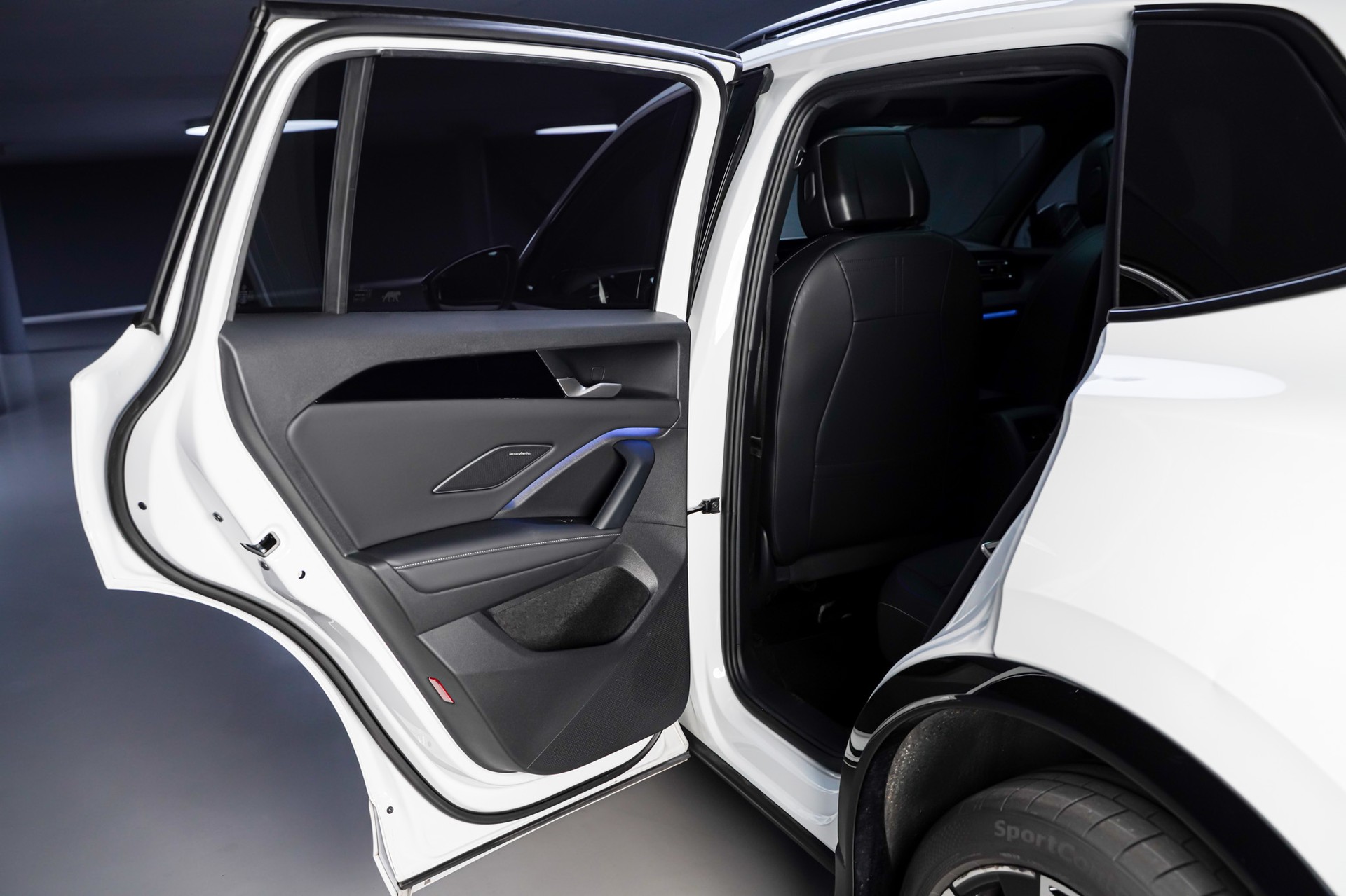 VW Tiguan 2.0 TSI DSG R-Line 4Motion-image-14