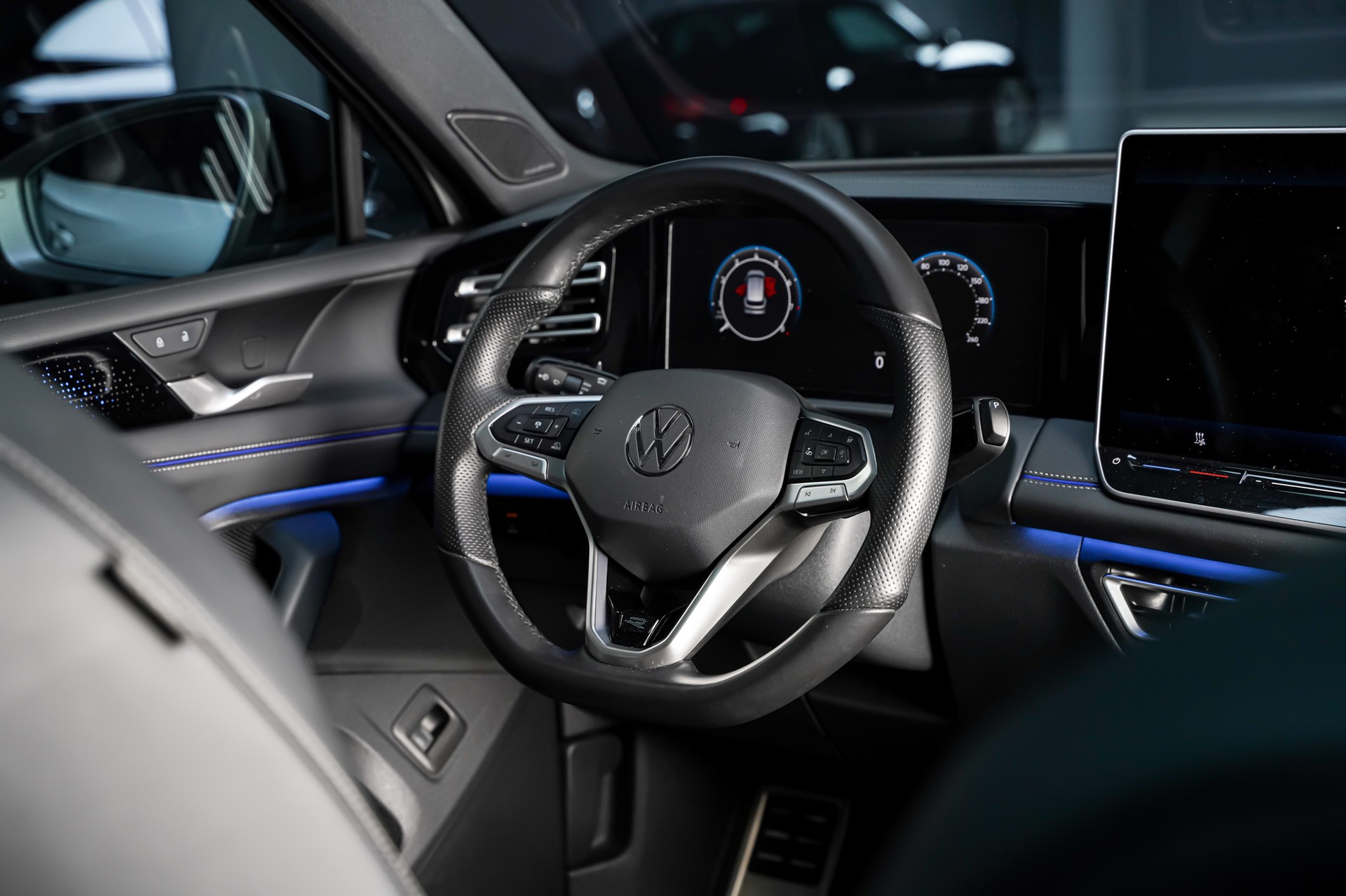 VW Tiguan 2.0 TSI DSG R-Line 4Motion-image-21