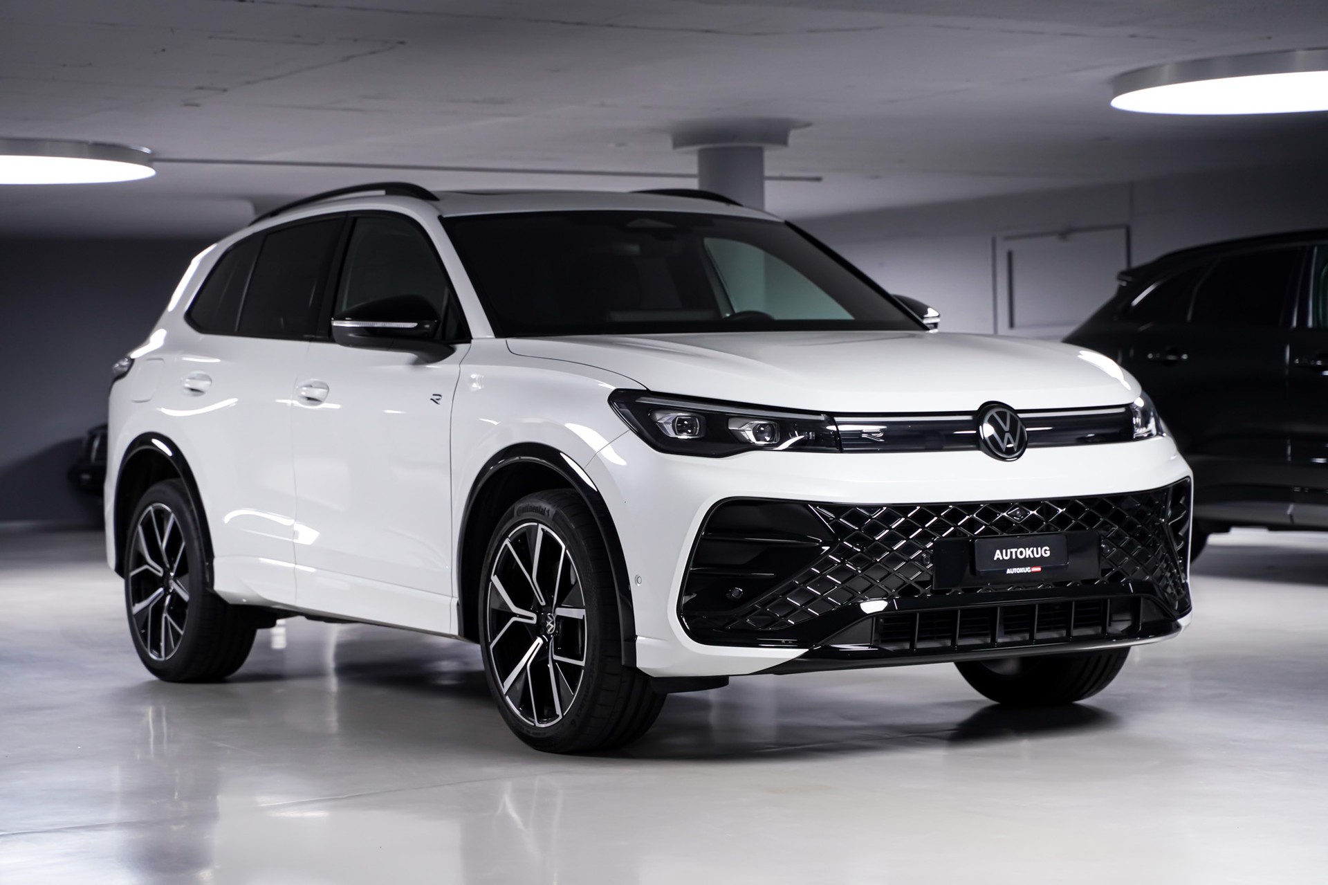 VW Tiguan 2.0 TSI DSG R-Line 4Motion-showroom-element-2