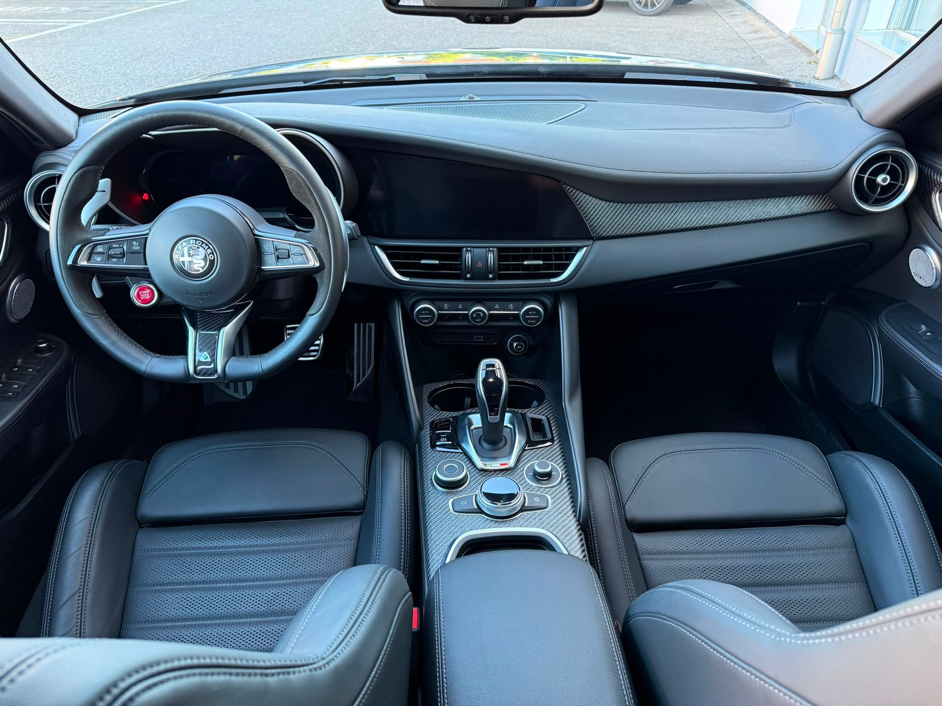 ALFA ROMEO Giulia 2.9 V6 Quadrifoglio 520PS MY25/26-image-9