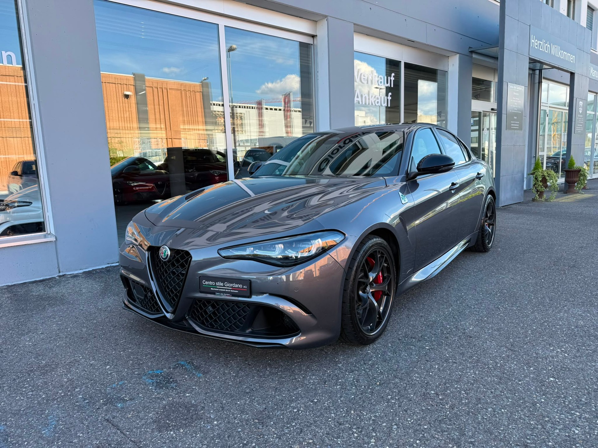 ALFA ROMEO Giulia 2.9 V6 Quadrifoglio 520PS MY25/26-showroom-element-3