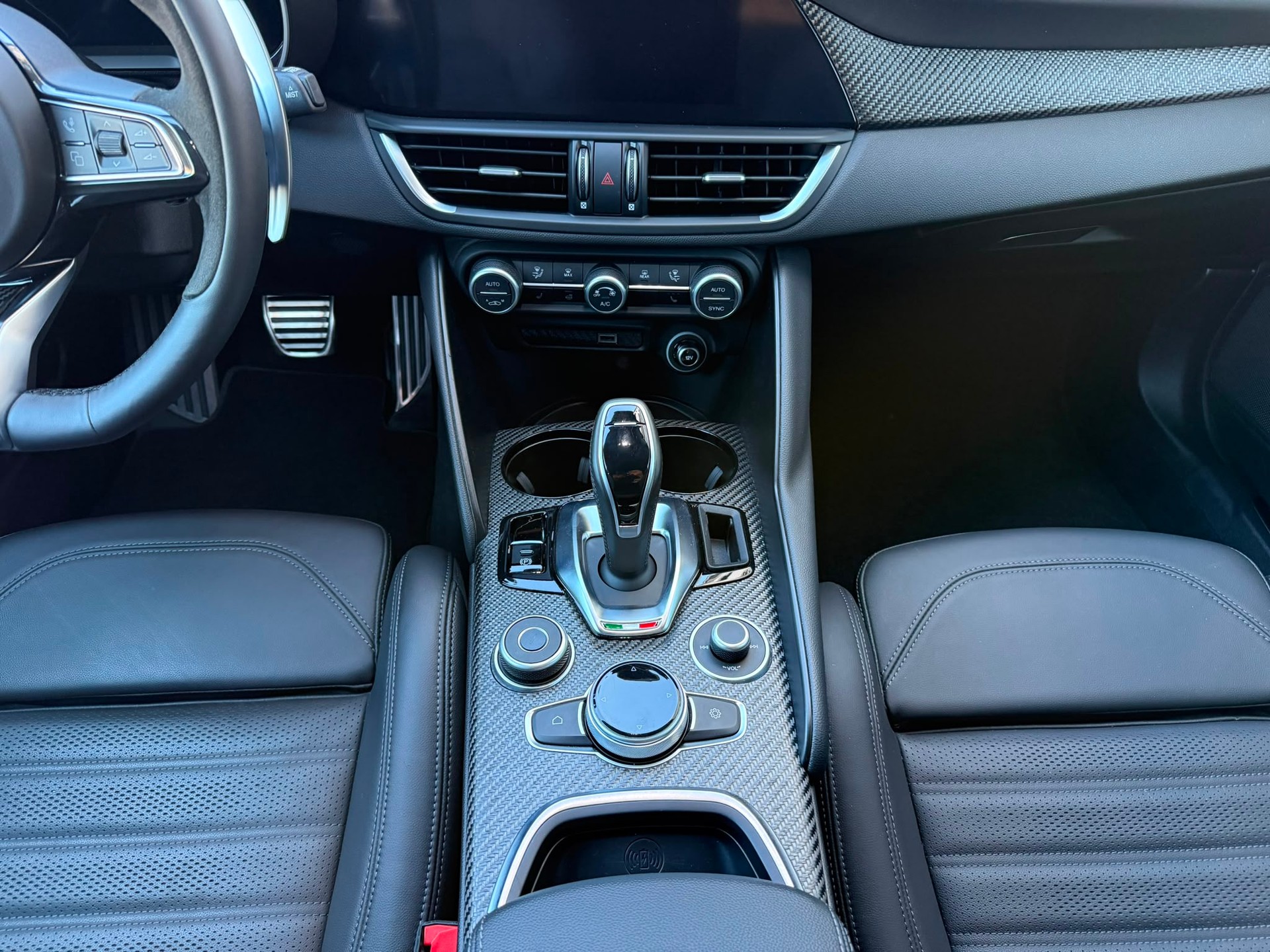 ALFA ROMEO Giulia 2.9 V6 Quadrifoglio 520PS MY25/26-image-10