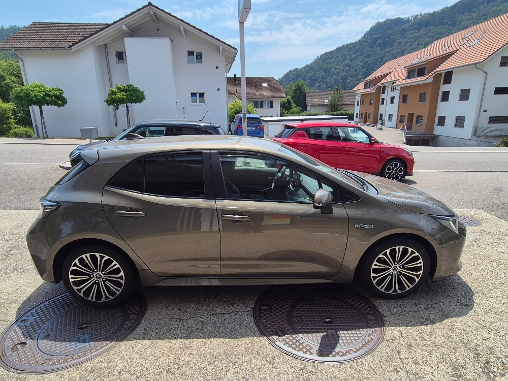 TOYOTA Corolla 1.8 HSD Active e- CVT-image-4