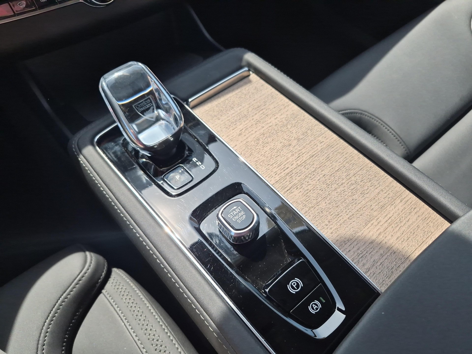 VOLVO XC90 2.0 T8 TE Plus Dark eAWD / ab 3,99% Leasing bei Abschluss einer Protect Autoversicherung-image-15