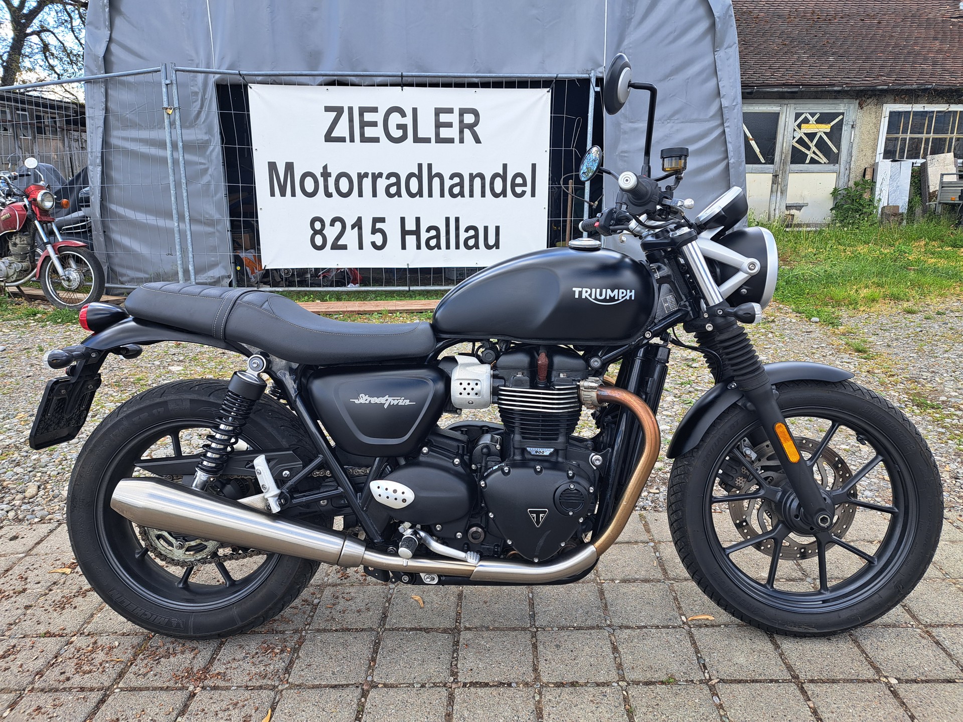 TRIUMPH Street Twin 900 i