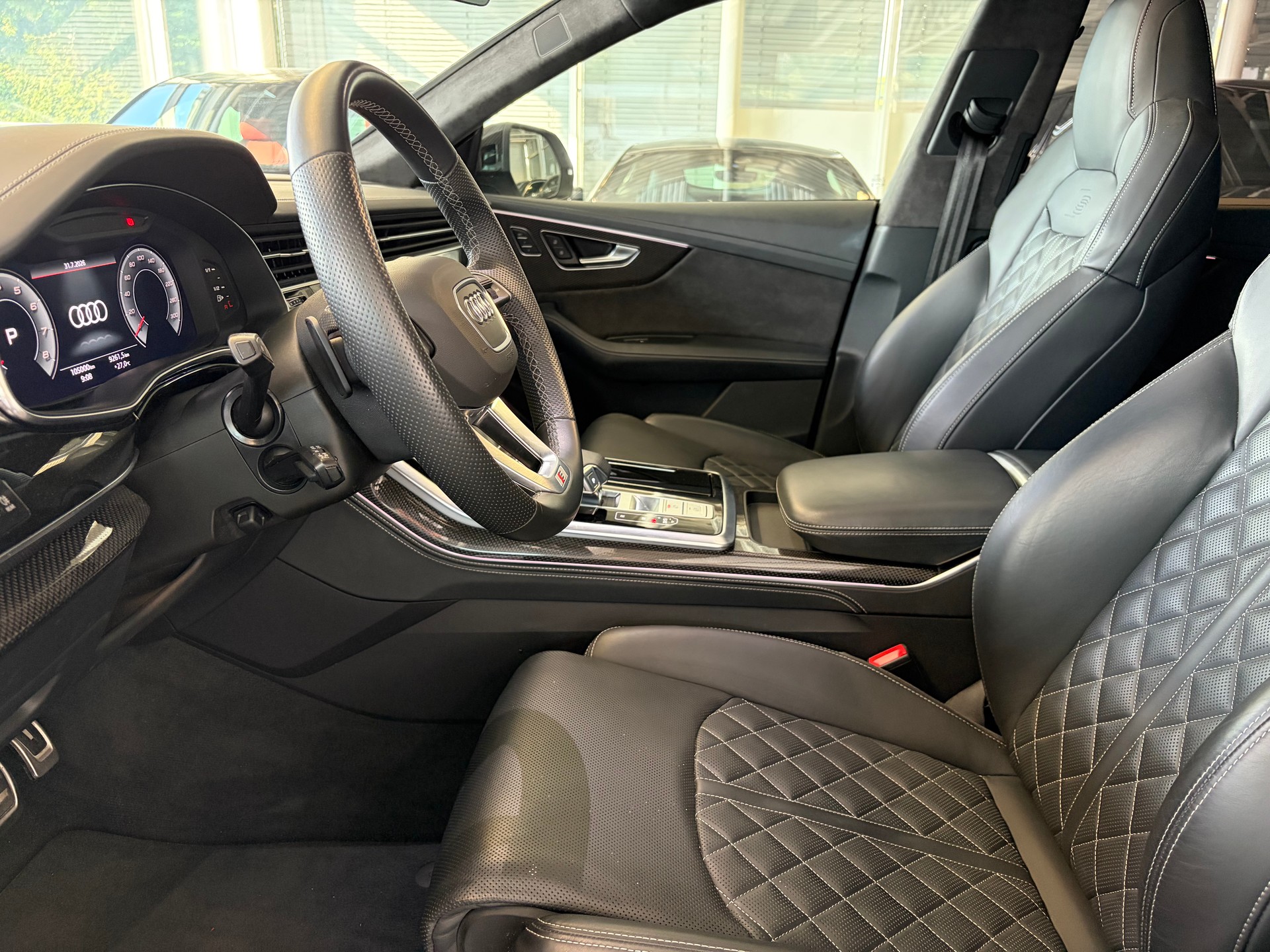 AUDI SQ8 TFSI quattro | CH Fzg. | NP: 199K | Carbon | Nachtsicht | Massage | B&O Advanced | AHK | Standheiz. | VOLL |-image-10