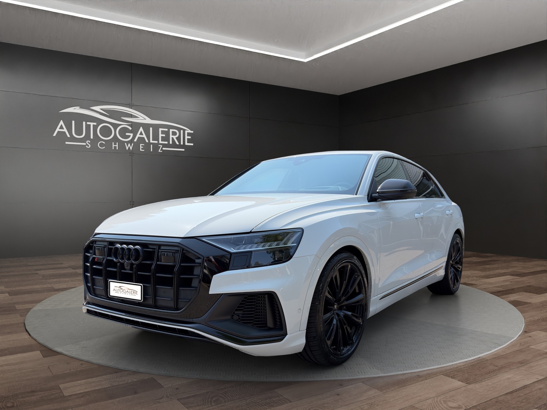 AUDI SQ8 TFSI quattro | CH Fzg. | NP: 199K | Carbon | Nachtsicht | Massage | B&O Advanced | AHK | Standheiz. | VOLL |