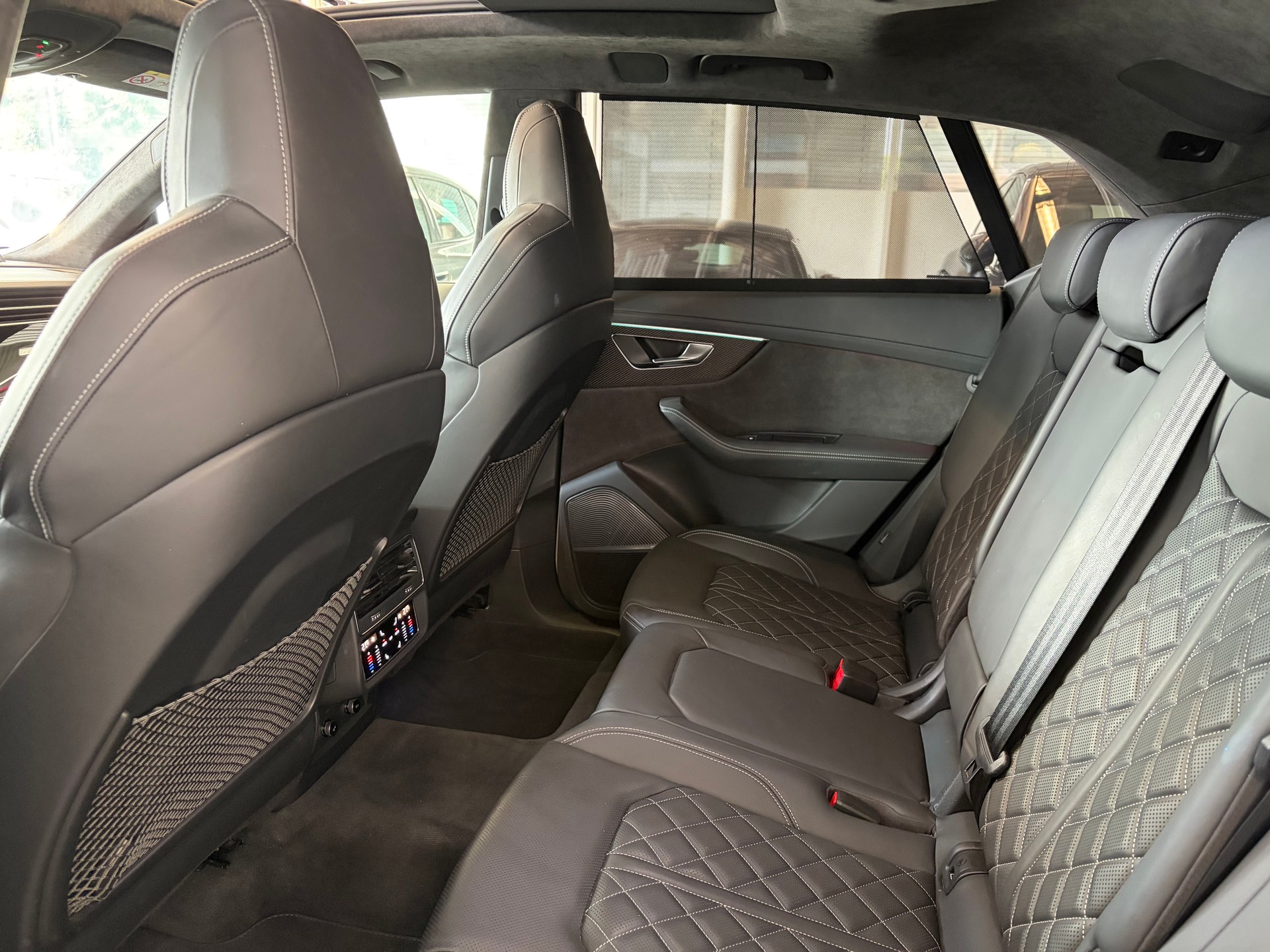 AUDI SQ8 TFSI quattro | CH Fzg. | NP: 199K | Carbon | Nachtsicht | Massage | B&O Advanced | AHK | Standheiz. | VOLL |-image-22