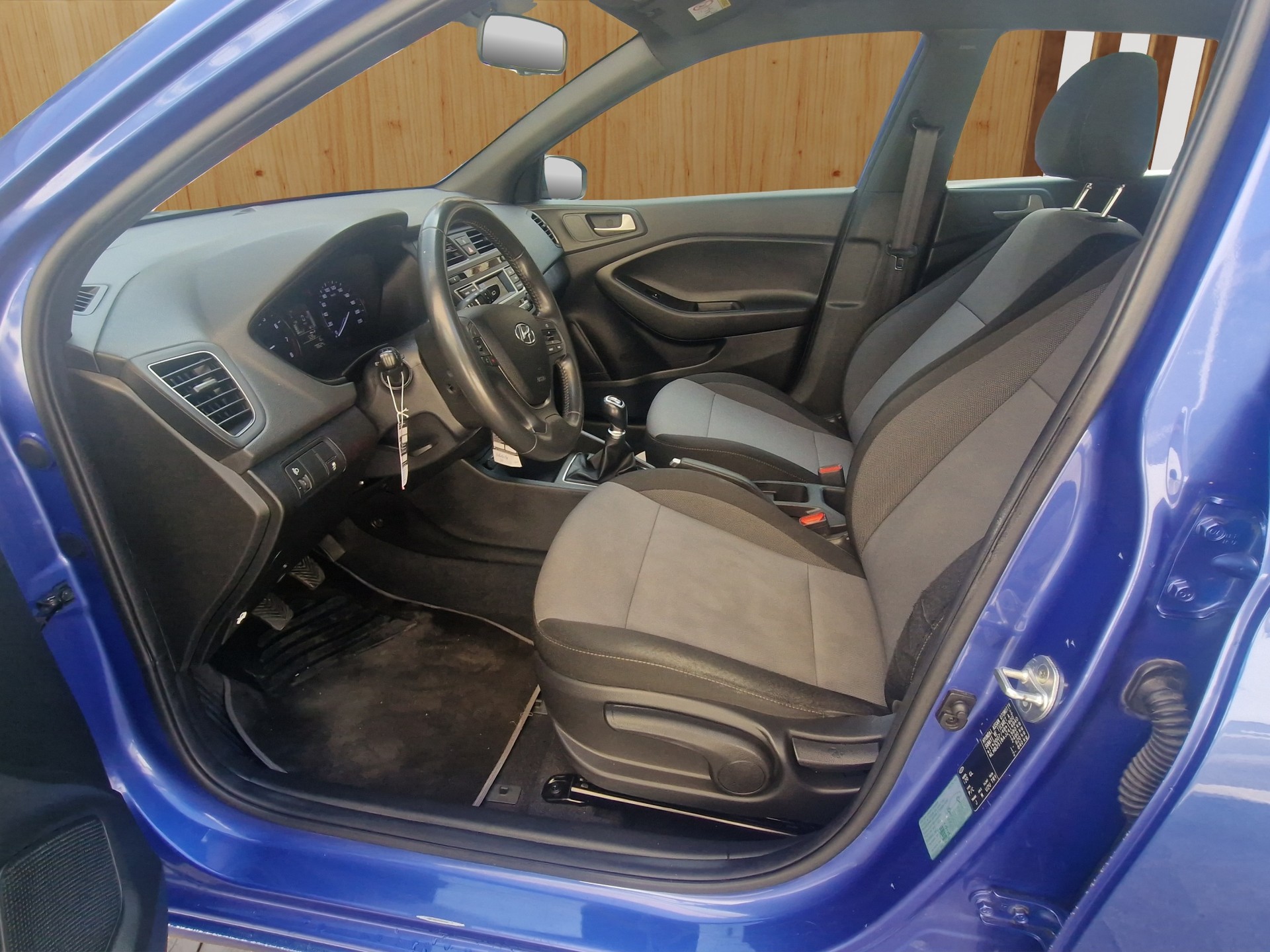 HYUNDAI i20 1.2 Amplia-image-8