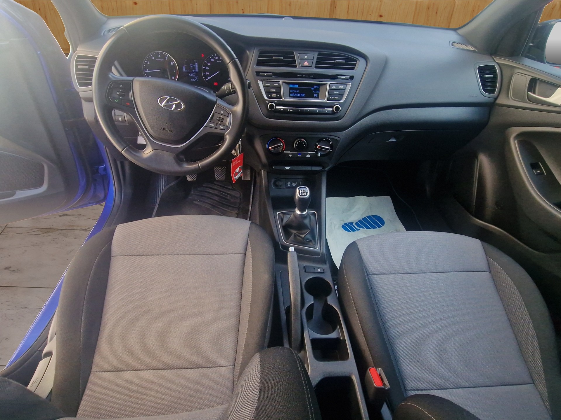 HYUNDAI i20 1.2 Amplia-image-11