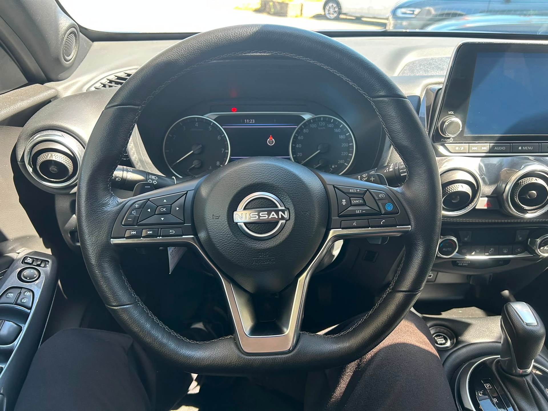NISSAN Juke 1.0 DIG-T N-Connecta DCT-image-8