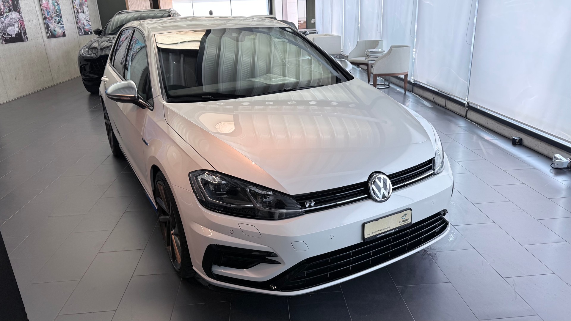 VW Golf VII 2.0 TSI R 310 DSG 4motion-showroom-element-1